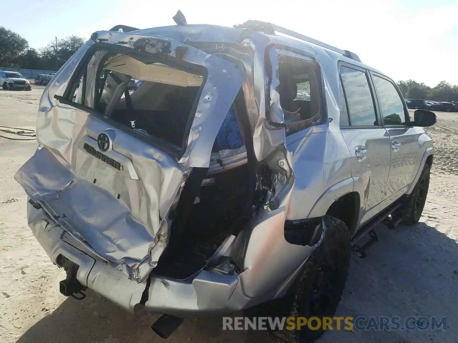 4 Photograph of a damaged car JTEBU5JR4L5775671 TOYOTA 4RUNNER 2020