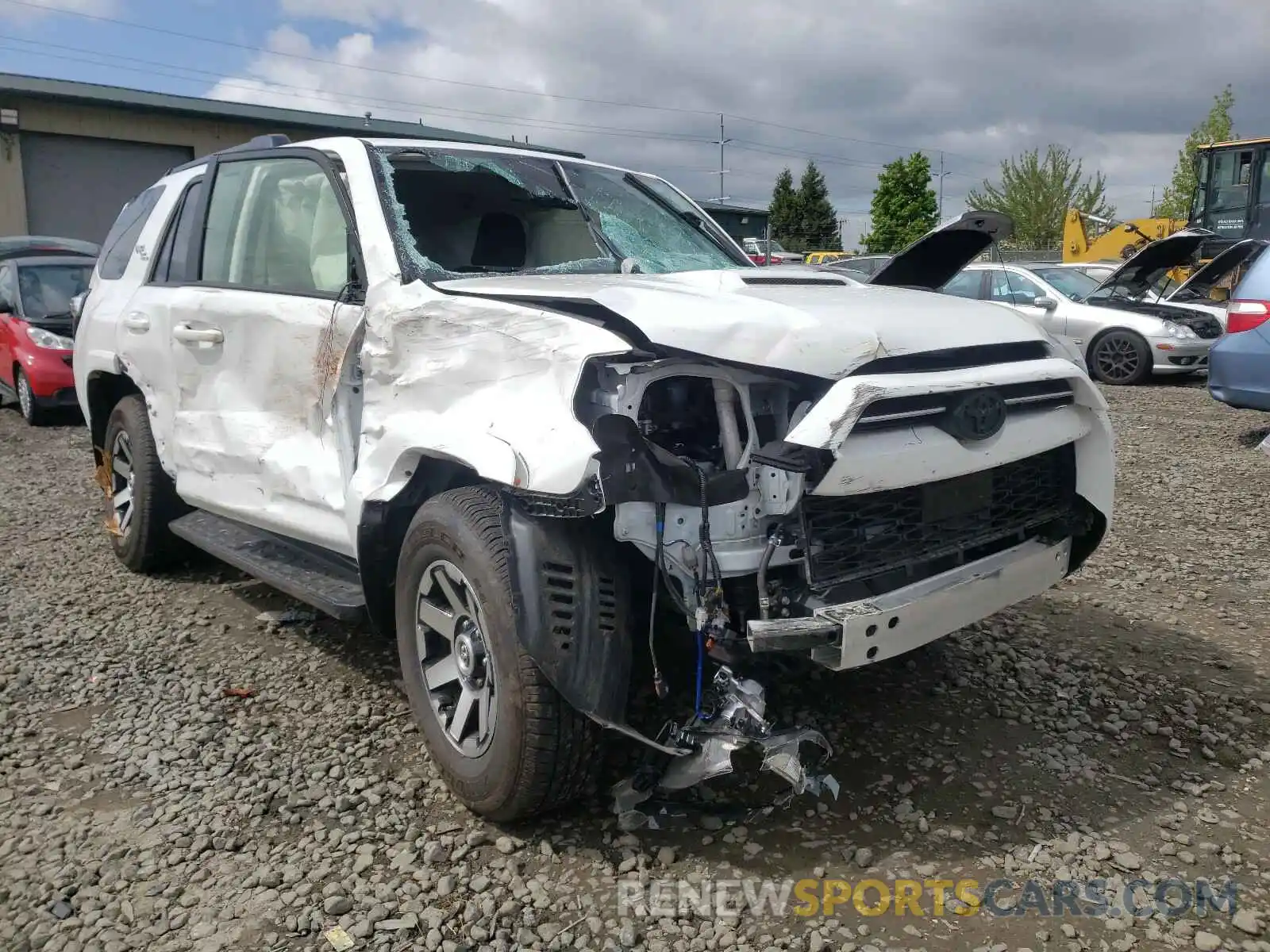 1 Photograph of a damaged car JTEBU5JR4L5779042 TOYOTA 4RUNNER 2020