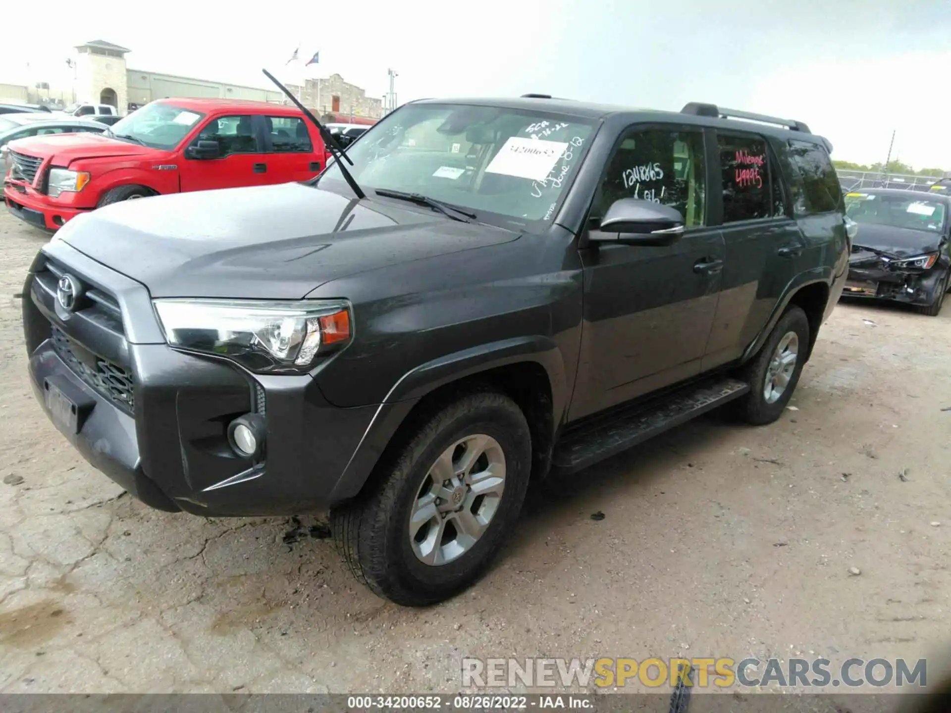 2 Фотография поврежденного автомобиля JTEBU5JR4L5788517 TOYOTA 4RUNNER 2020