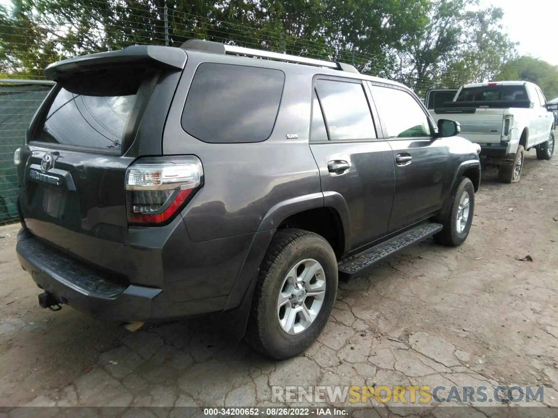 4 Фотография поврежденного автомобиля JTEBU5JR4L5788517 TOYOTA 4RUNNER 2020