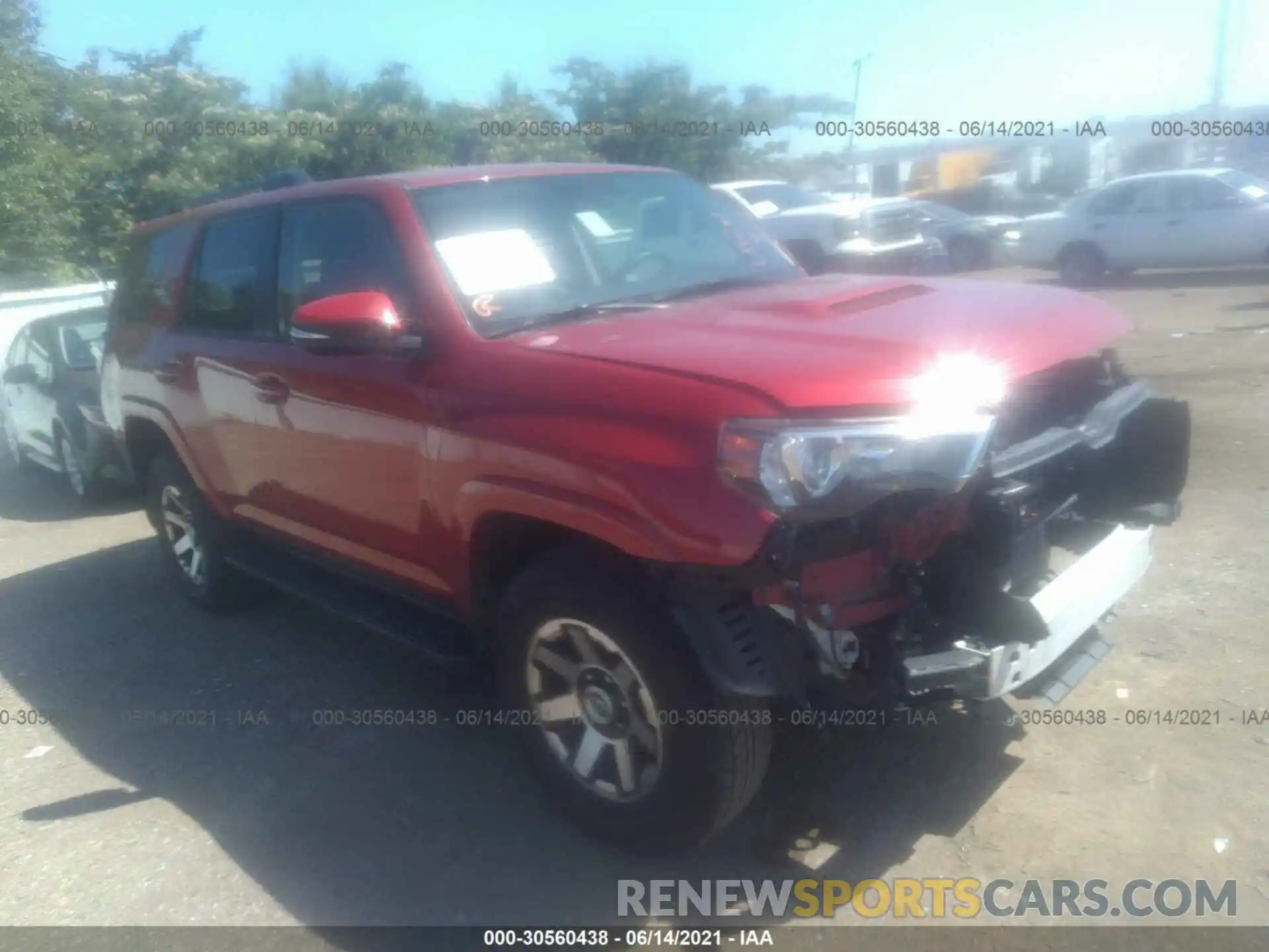 1 Photograph of a damaged car JTEBU5JR4L5789263 TOYOTA 4RUNNER 2020