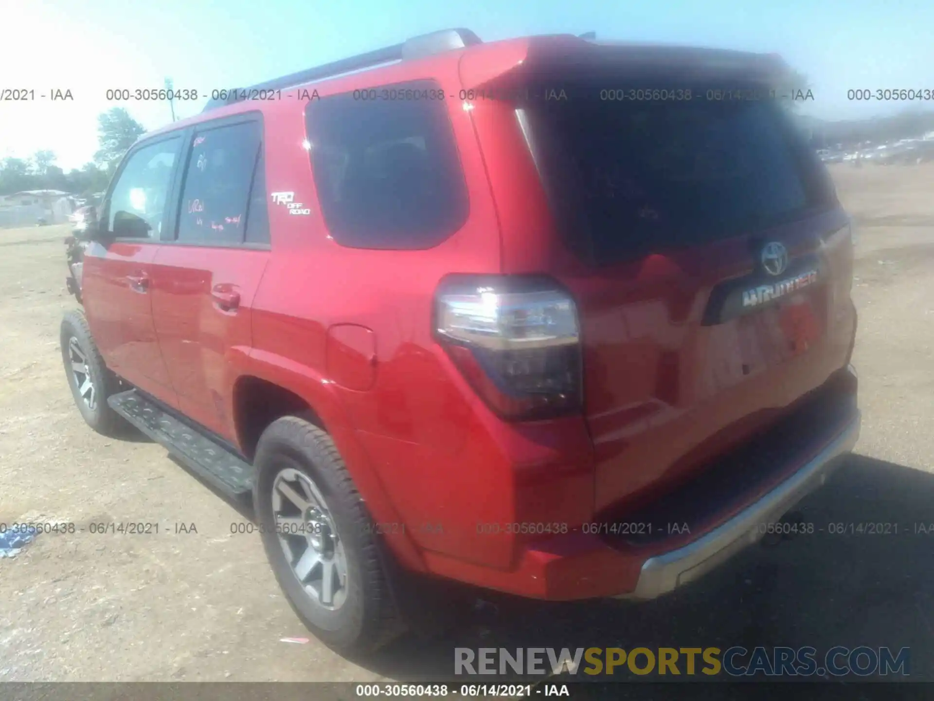 3 Photograph of a damaged car JTEBU5JR4L5789263 TOYOTA 4RUNNER 2020