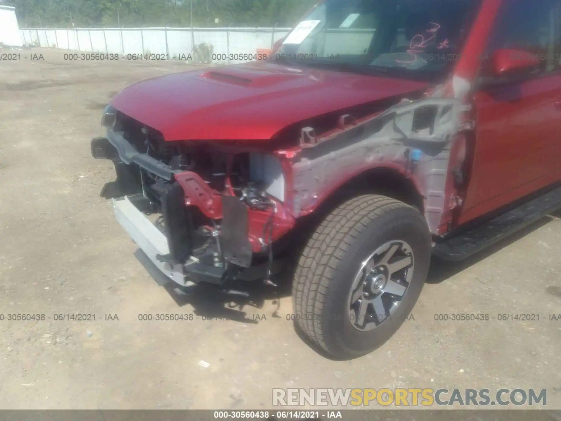 6 Photograph of a damaged car JTEBU5JR4L5789263 TOYOTA 4RUNNER 2020