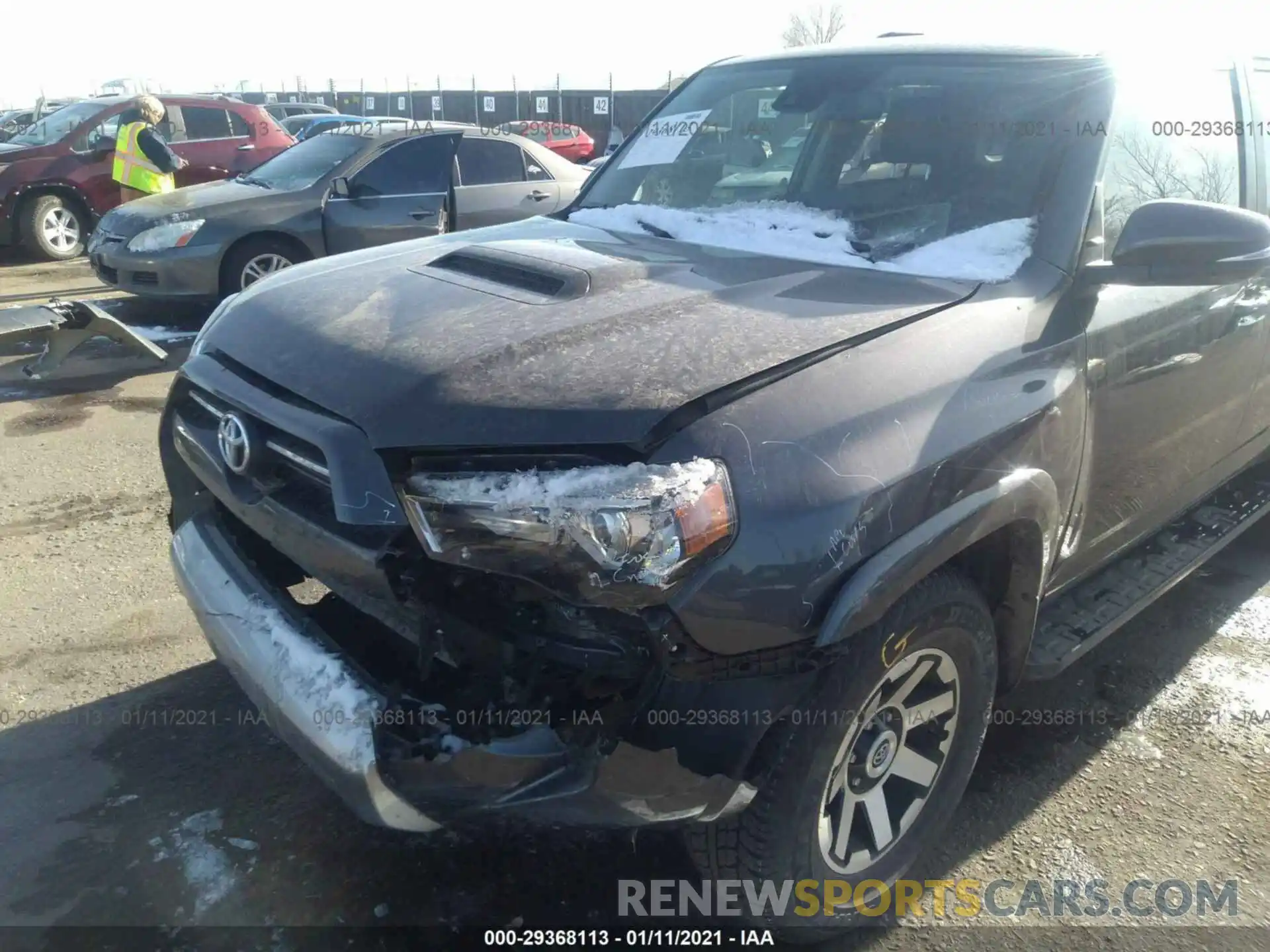 6 Фотография поврежденного автомобиля JTEBU5JR4L5789361 TOYOTA 4RUNNER 2020