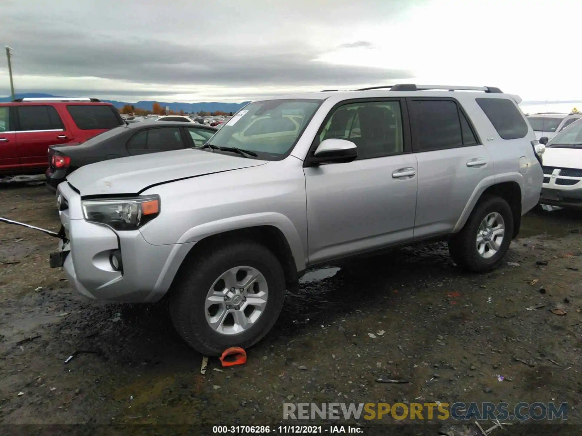 2 Photograph of a damaged car JTEBU5JR4L5790820 TOYOTA 4RUNNER 2020