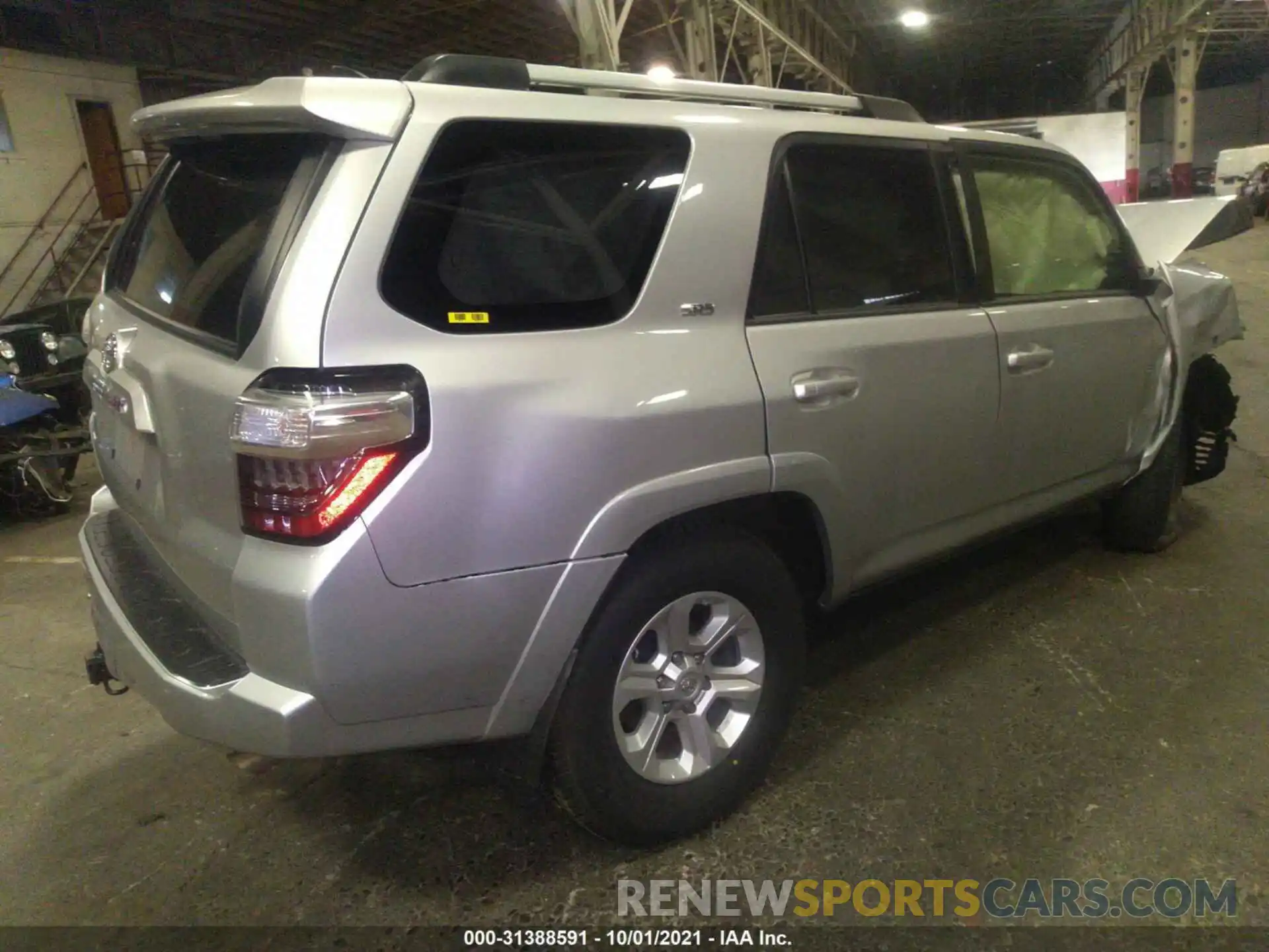 4 Photograph of a damaged car JTEBU5JR4L5796892 TOYOTA 4RUNNER 2020