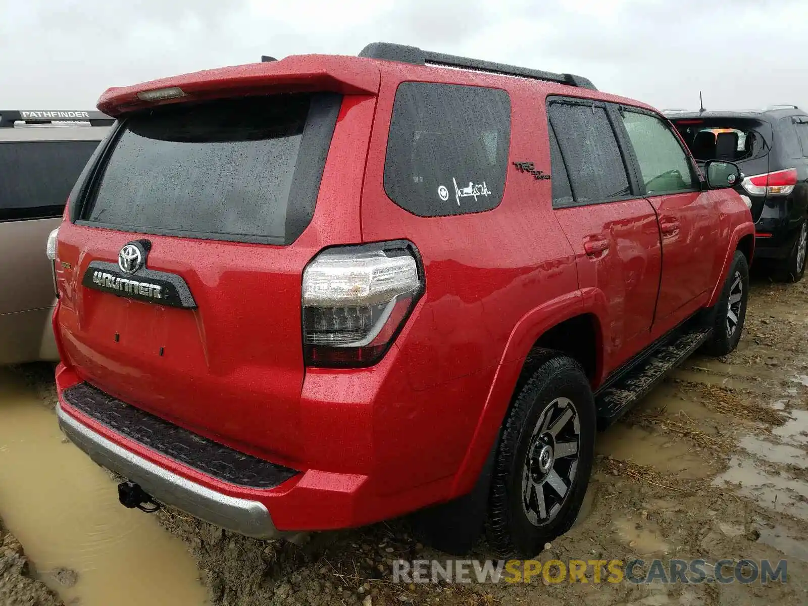 4 Photograph of a damaged car JTEBU5JR4L5797184 TOYOTA 4RUNNER 2020