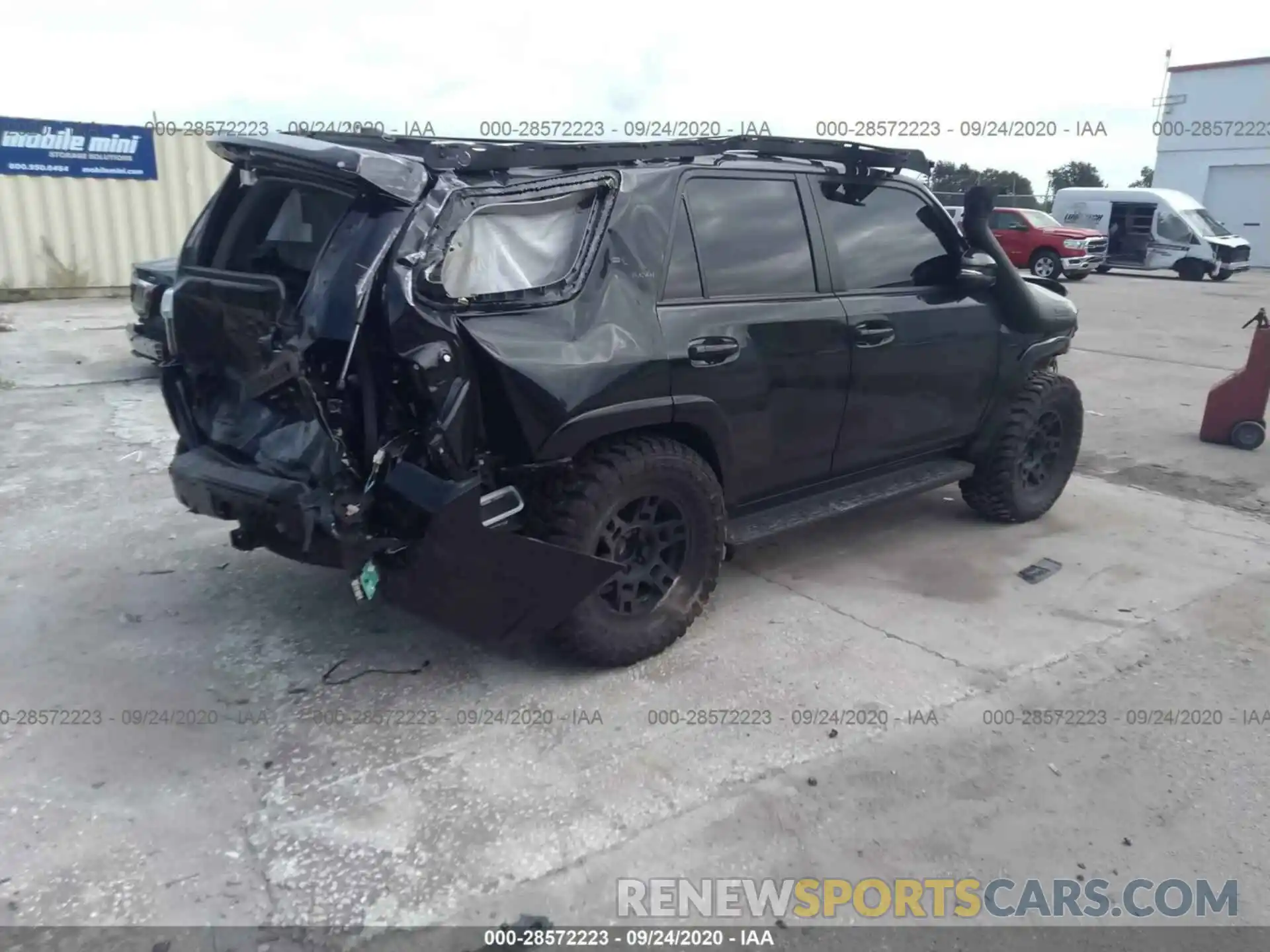 4 Фотография поврежденного автомобиля JTEBU5JR4L5801203 TOYOTA 4RUNNER 2020