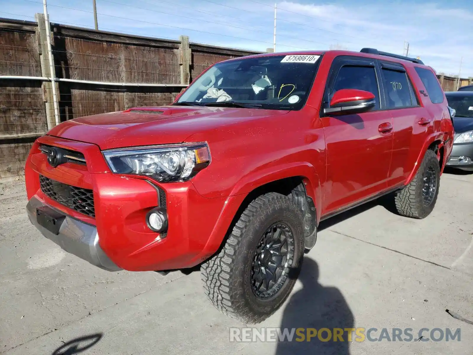 2 Photograph of a damaged car JTEBU5JR4L5804490 TOYOTA 4RUNNER 2020