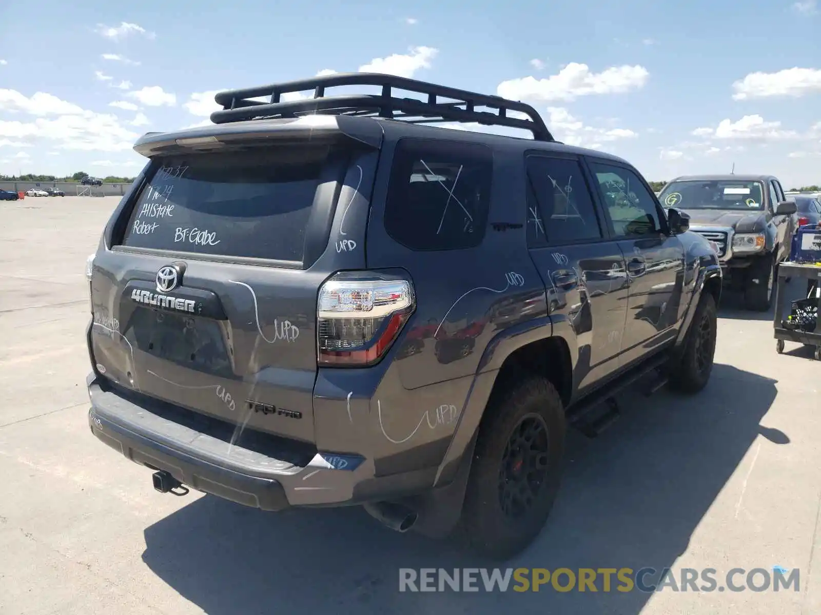 4 Photograph of a damaged car JTEBU5JR4L5808152 TOYOTA 4RUNNER 2020