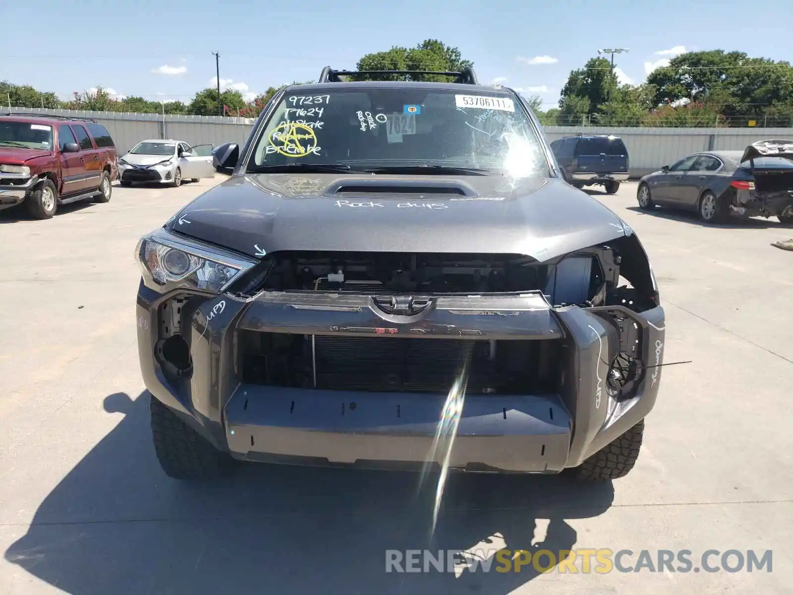 9 Photograph of a damaged car JTEBU5JR4L5808152 TOYOTA 4RUNNER 2020