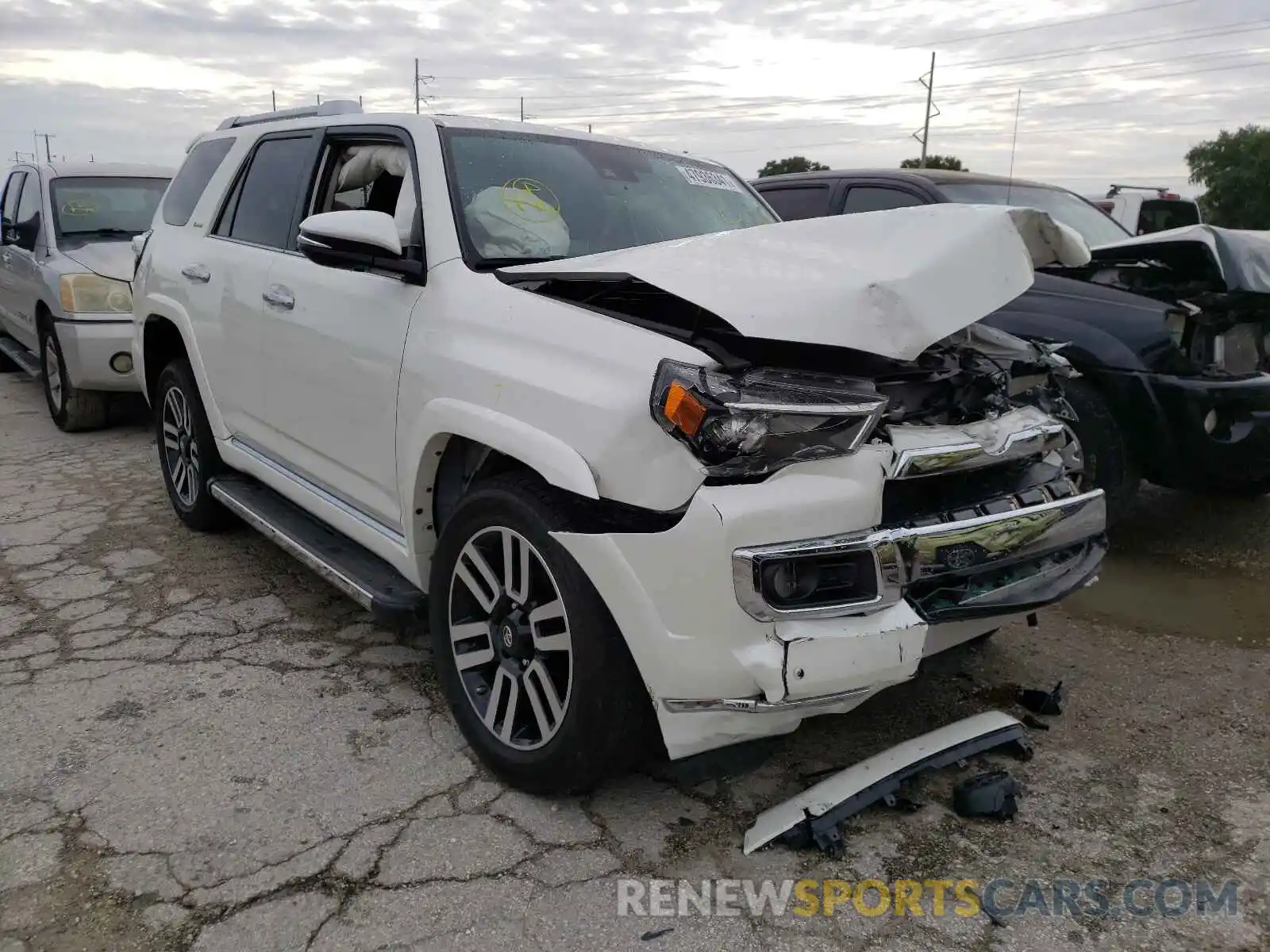 1 Photograph of a damaged car JTEBU5JR4L5809608 TOYOTA 4RUNNER 2020