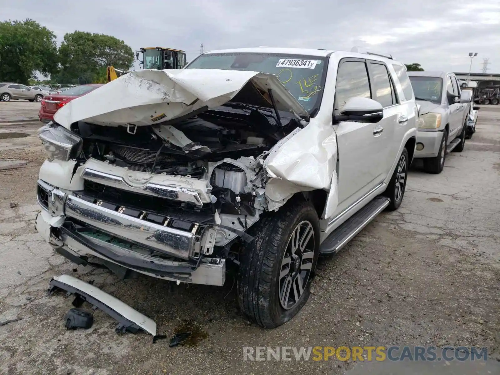 2 Photograph of a damaged car JTEBU5JR4L5809608 TOYOTA 4RUNNER 2020