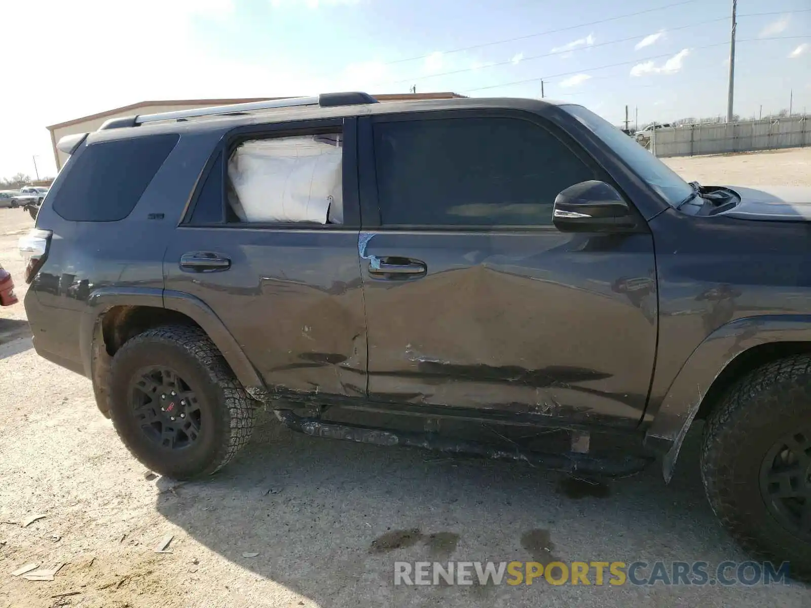 9 Photograph of a damaged car JTEBU5JR4L5812122 TOYOTA 4RUNNER 2020