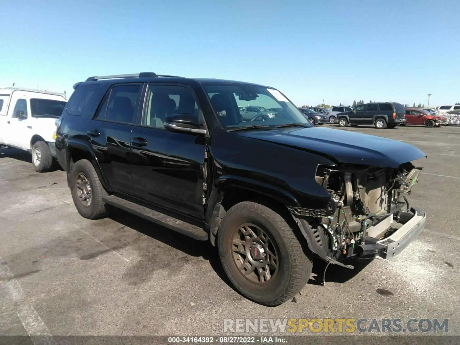 1 Photograph of a damaged car JTEBU5JR4L5812542 TOYOTA 4RUNNER 2020