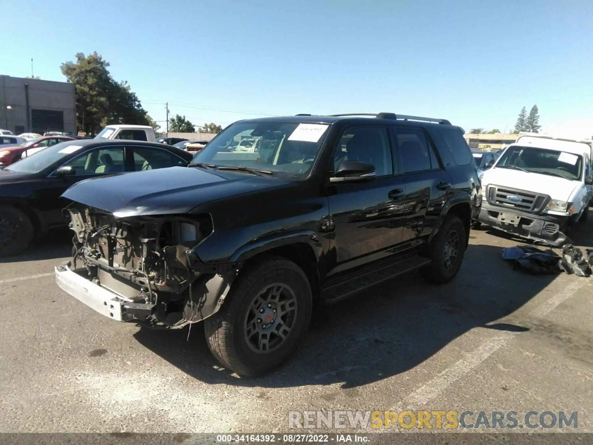 2 Photograph of a damaged car JTEBU5JR4L5812542 TOYOTA 4RUNNER 2020