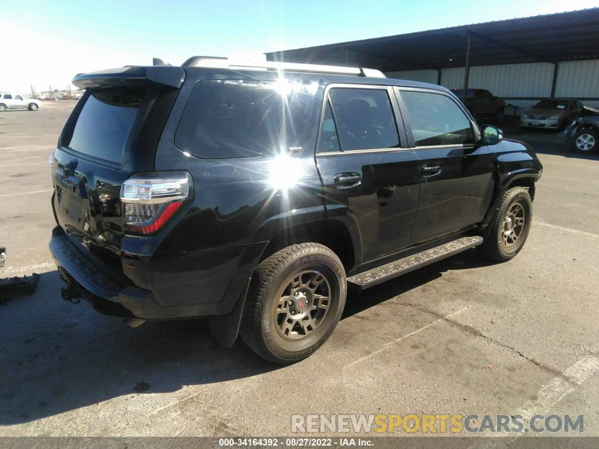 4 Photograph of a damaged car JTEBU5JR4L5812542 TOYOTA 4RUNNER 2020