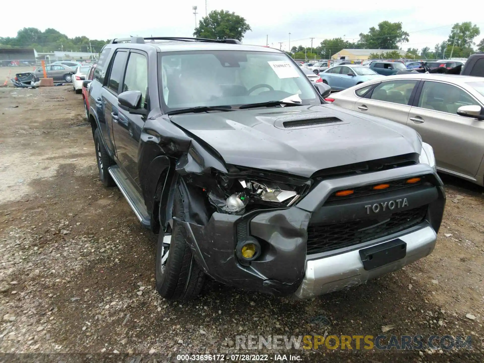 6 Photograph of a damaged car JTEBU5JR4L5818115 TOYOTA 4RUNNER 2020