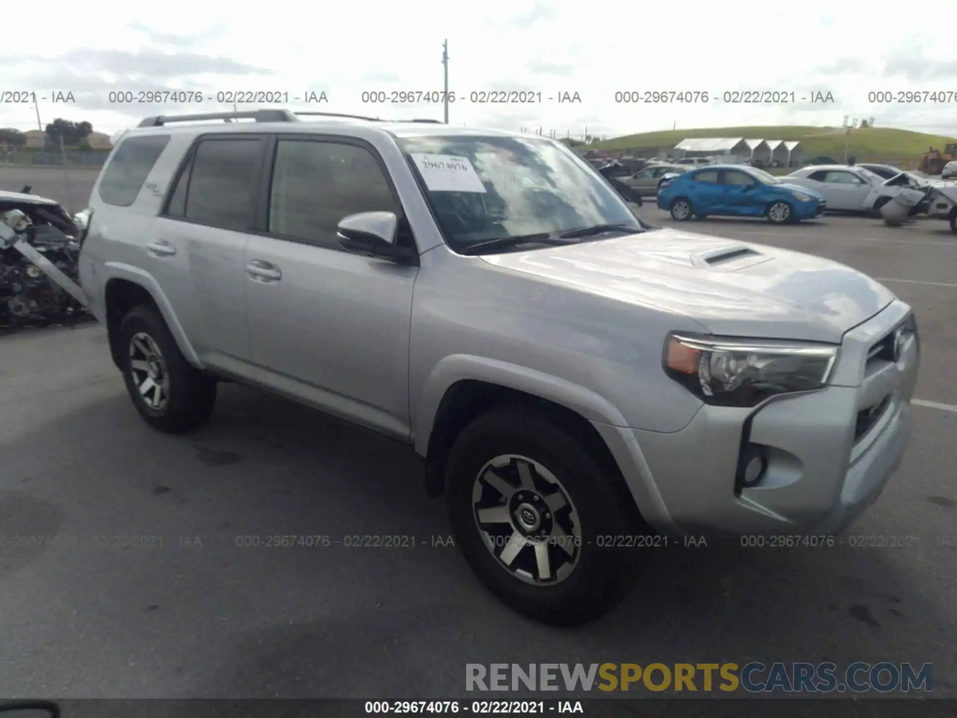 1 Photograph of a damaged car JTEBU5JR4L5819619 TOYOTA 4RUNNER 2020