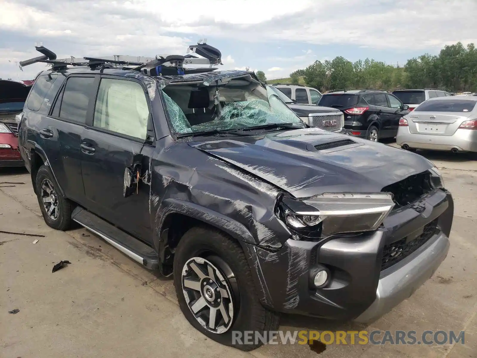 1 Photograph of a damaged car JTEBU5JR4L5826084 TOYOTA 4RUNNER 2020