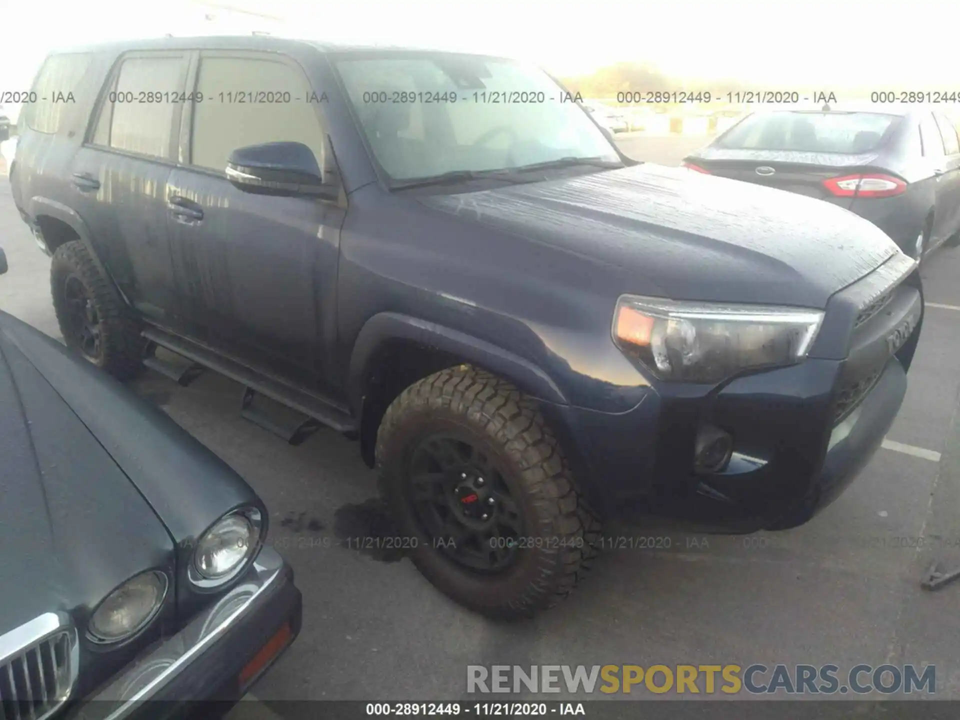 1 Фотография поврежденного автомобиля JTEBU5JR4L5830572 TOYOTA 4RUNNER 2020