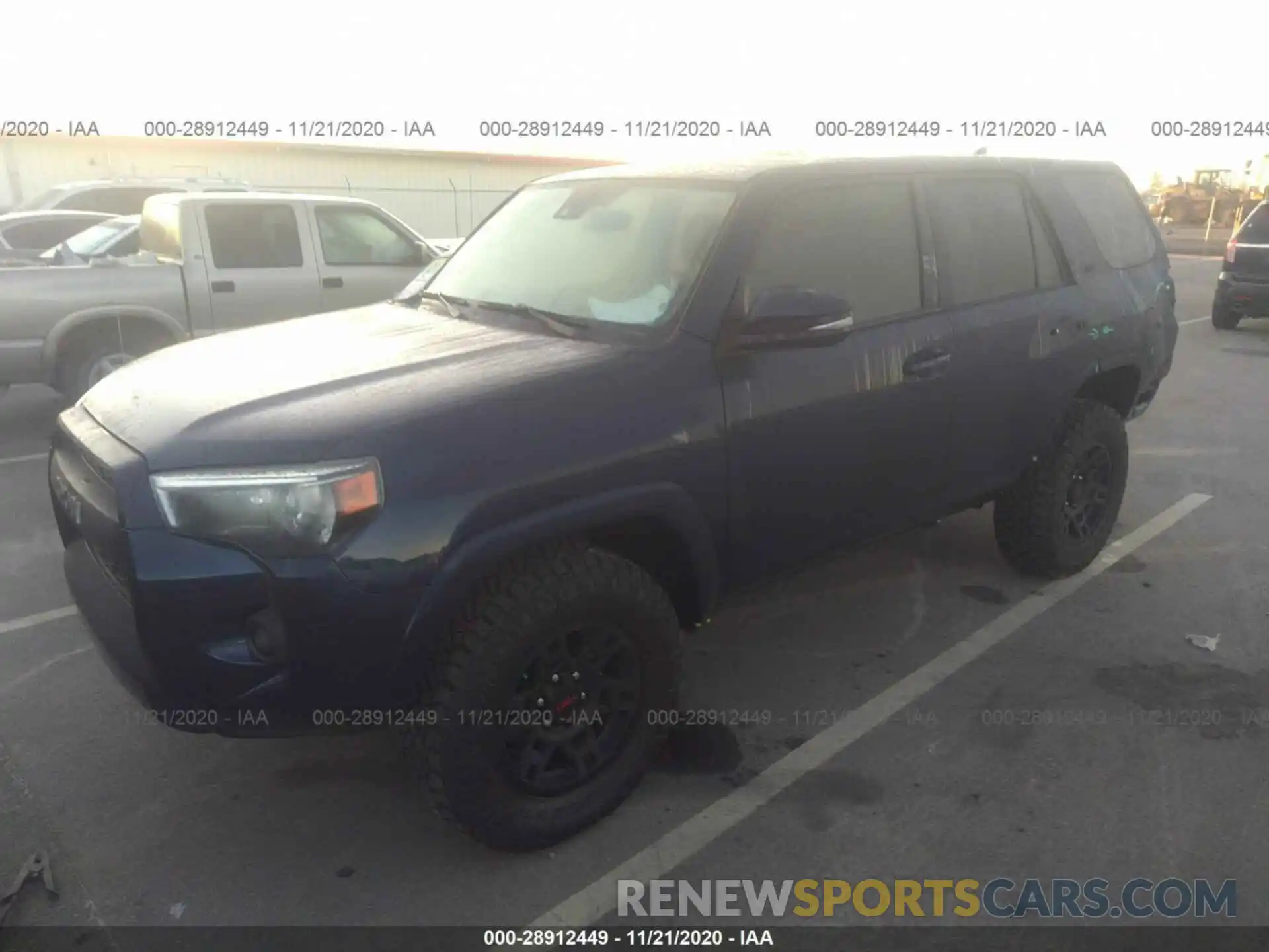 2 Photograph of a damaged car JTEBU5JR4L5830572 TOYOTA 4RUNNER 2020