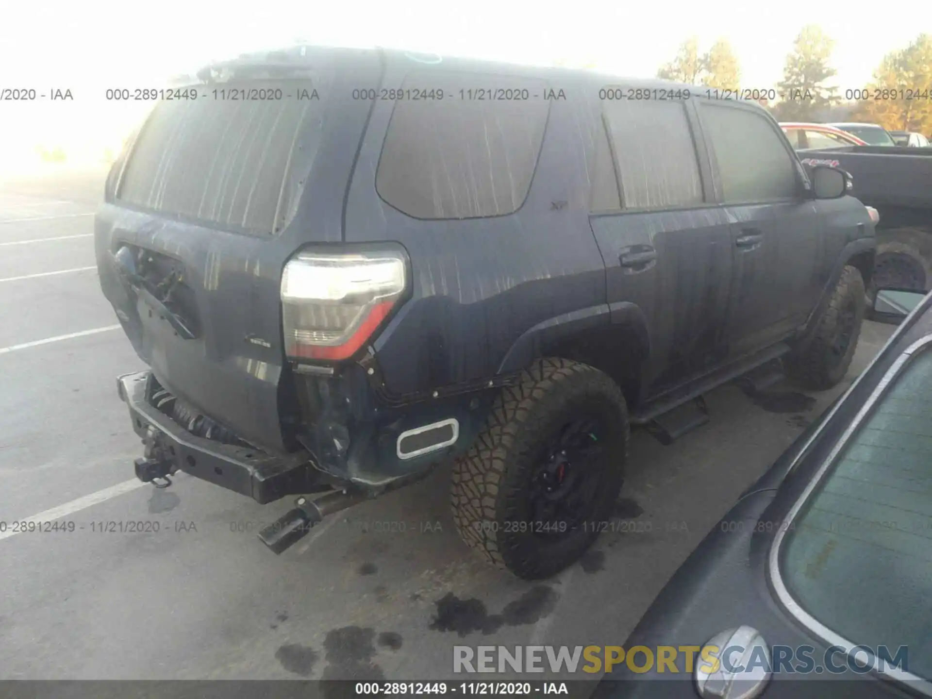 4 Photograph of a damaged car JTEBU5JR4L5830572 TOYOTA 4RUNNER 2020