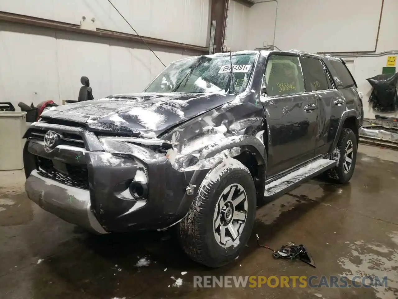 2 Photograph of a damaged car JTEBU5JR4L5832354 TOYOTA 4RUNNER 2020