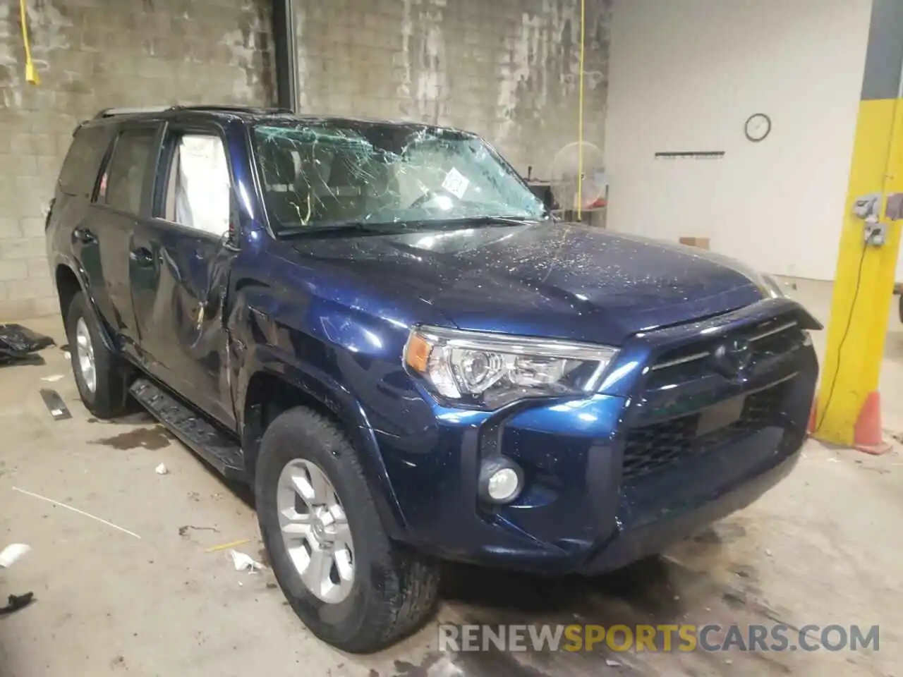 1 Photograph of a damaged car JTEBU5JR4L5836369 TOYOTA 4RUNNER 2020