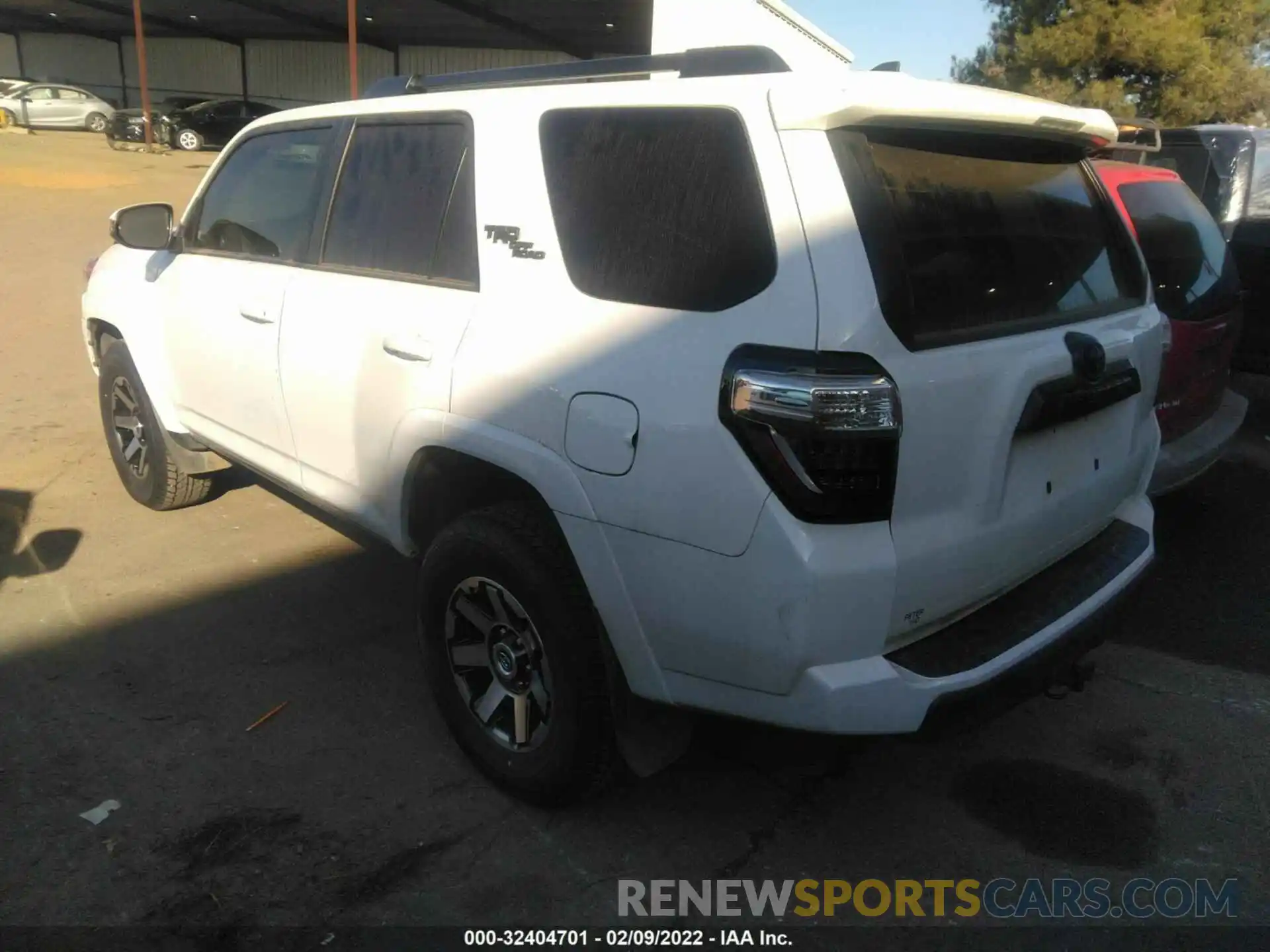 3 Photograph of a damaged car JTEBU5JR4L5837070 TOYOTA 4RUNNER 2020