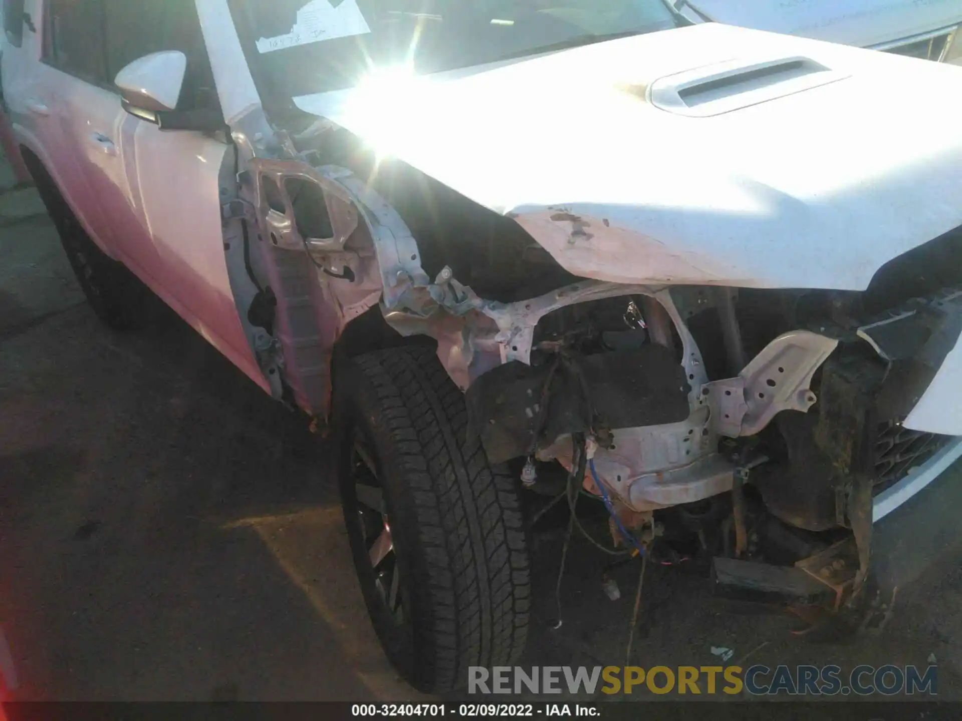 6 Photograph of a damaged car JTEBU5JR4L5837070 TOYOTA 4RUNNER 2020