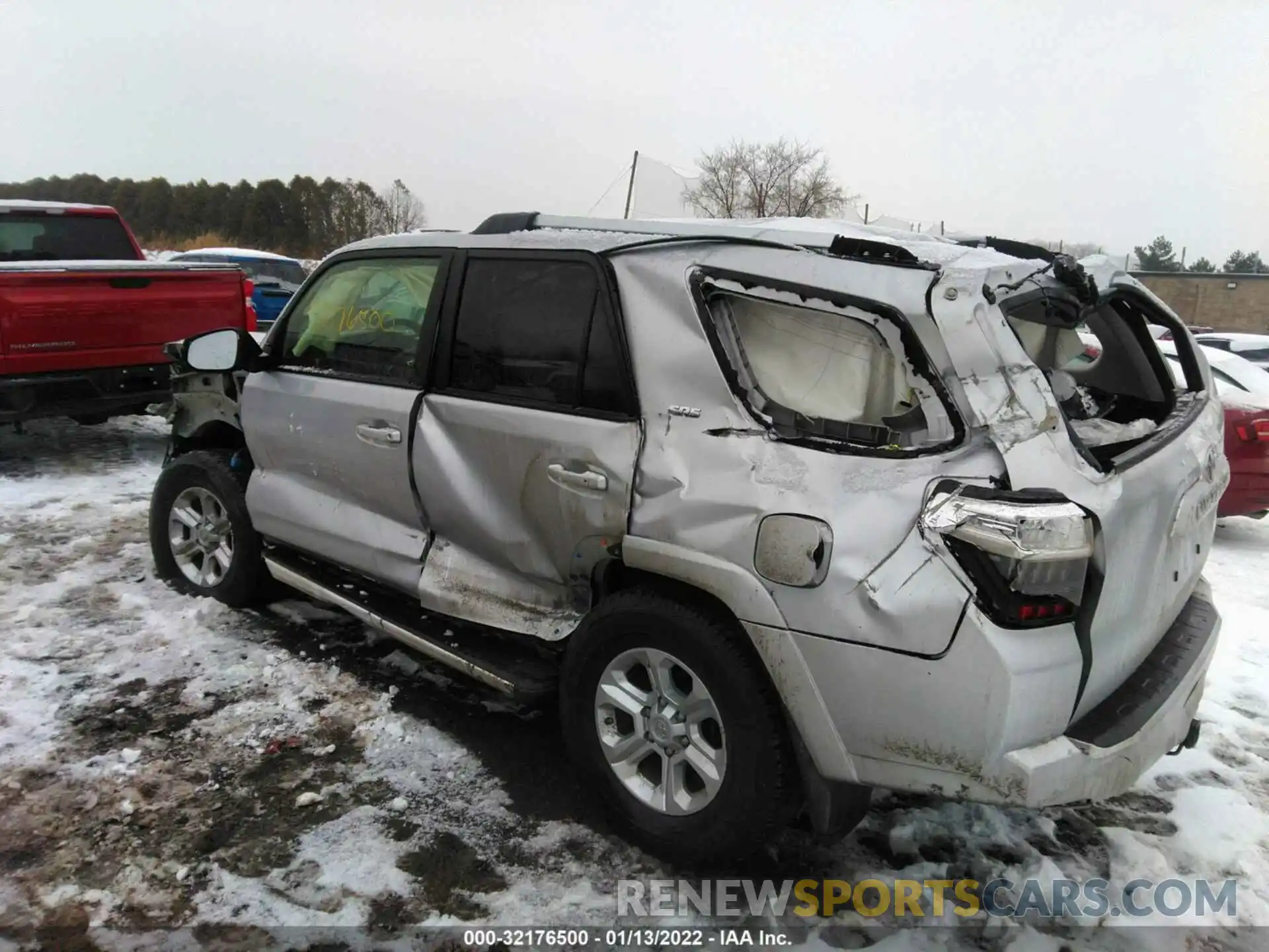 3 Photograph of a damaged car JTEBU5JR4L5837361 TOYOTA 4RUNNER 2020