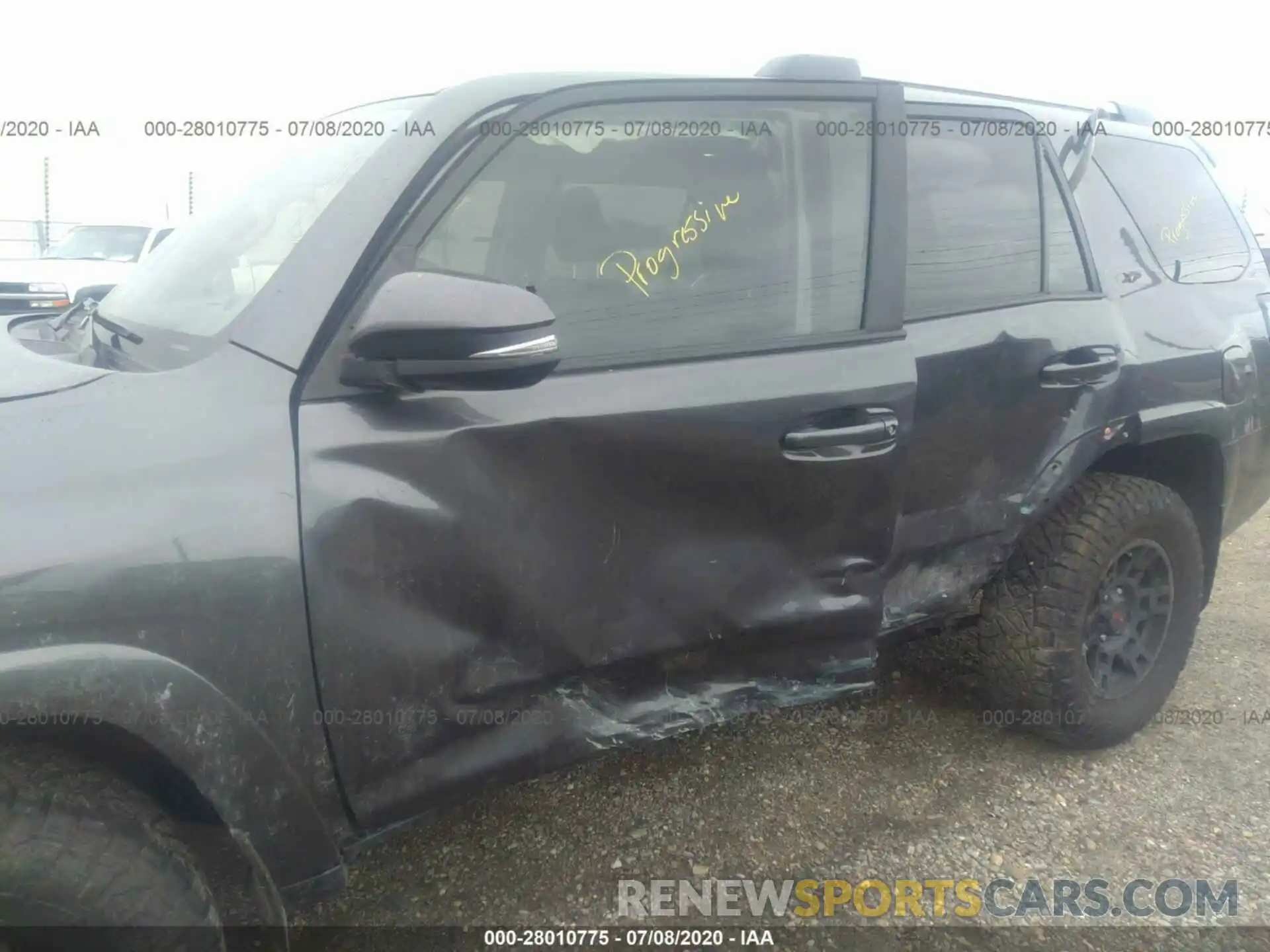 6 Photograph of a damaged car JTEBU5JR5L5738452 TOYOTA 4RUNNER 2020