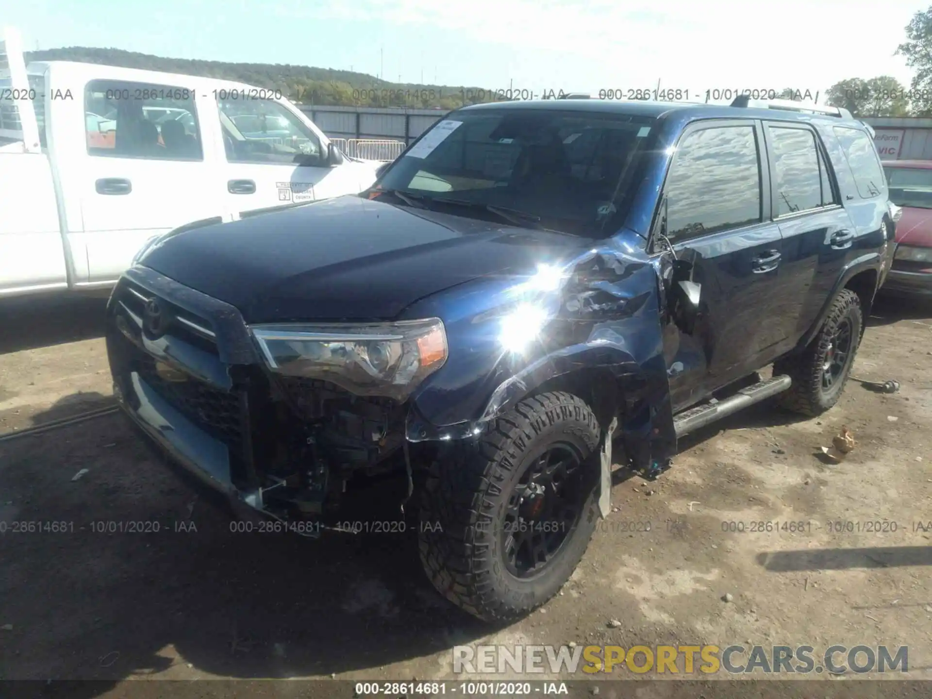 2 Photograph of a damaged car JTEBU5JR5L5744543 TOYOTA 4RUNNER 2020