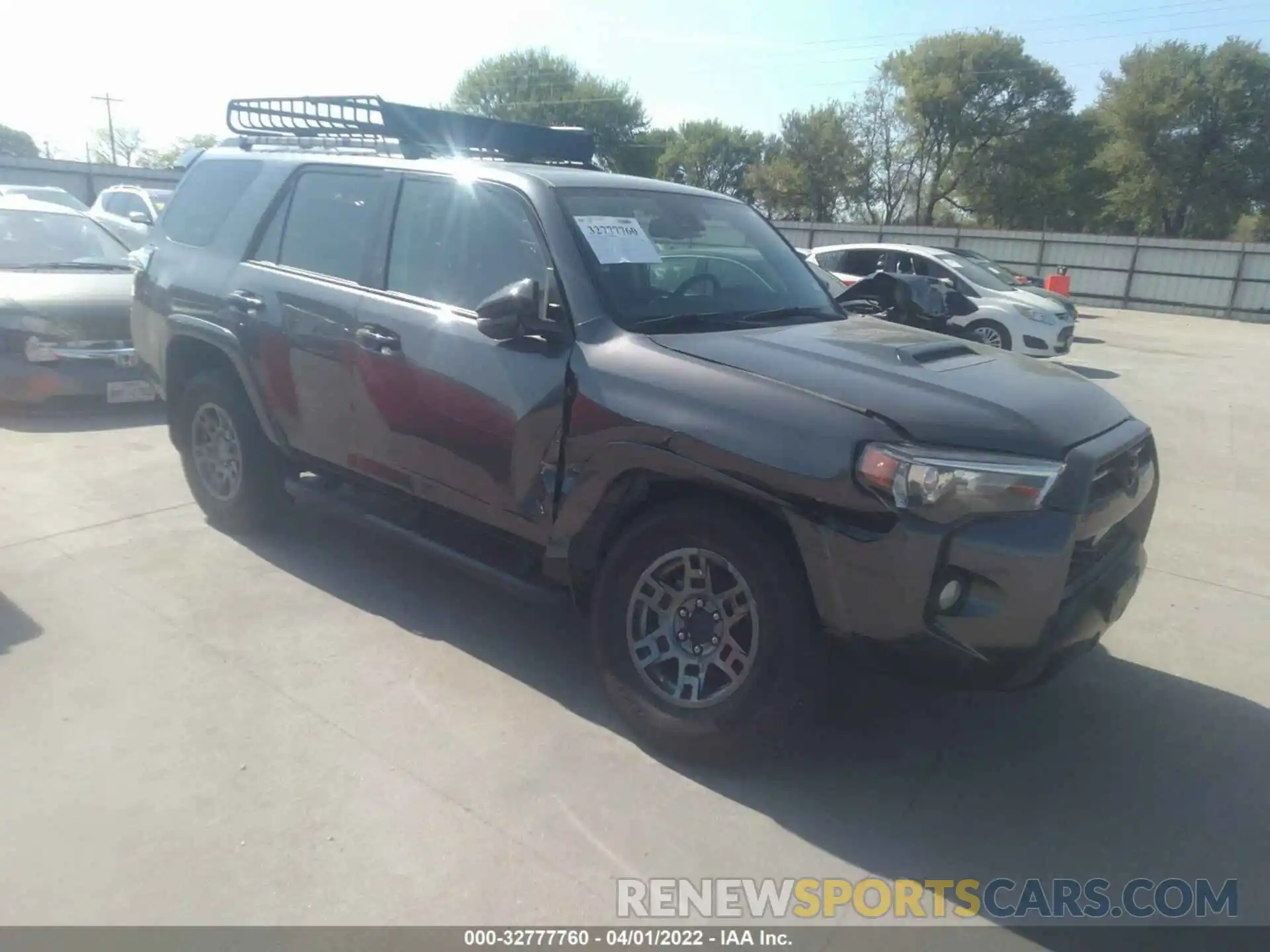 1 Photograph of a damaged car JTEBU5JR5L5748673 TOYOTA 4RUNNER 2020