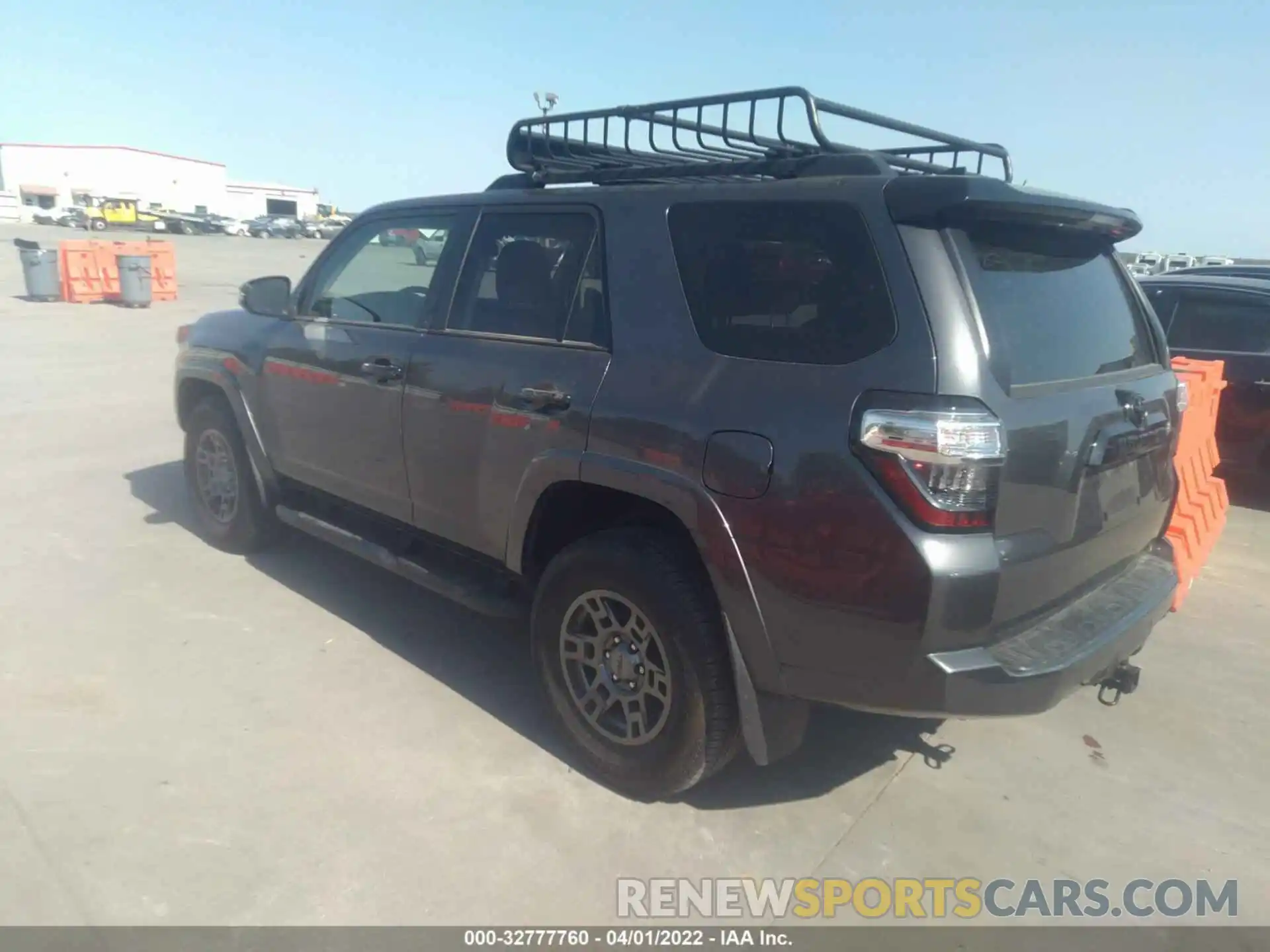 3 Фотография поврежденного автомобиля JTEBU5JR5L5748673 TOYOTA 4RUNNER 2020