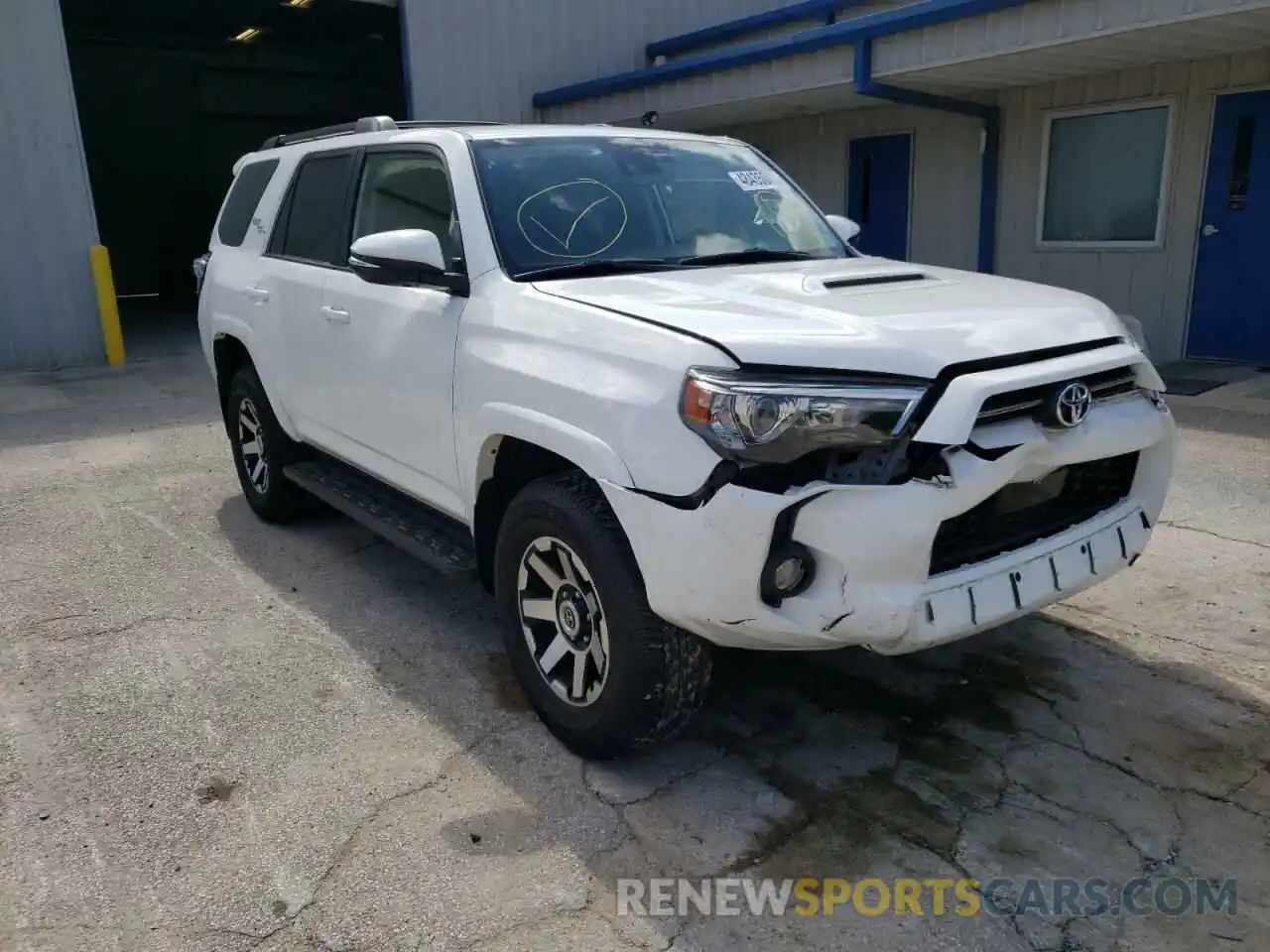 1 Photograph of a damaged car JTEBU5JR5L5750701 TOYOTA 4RUNNER 2020