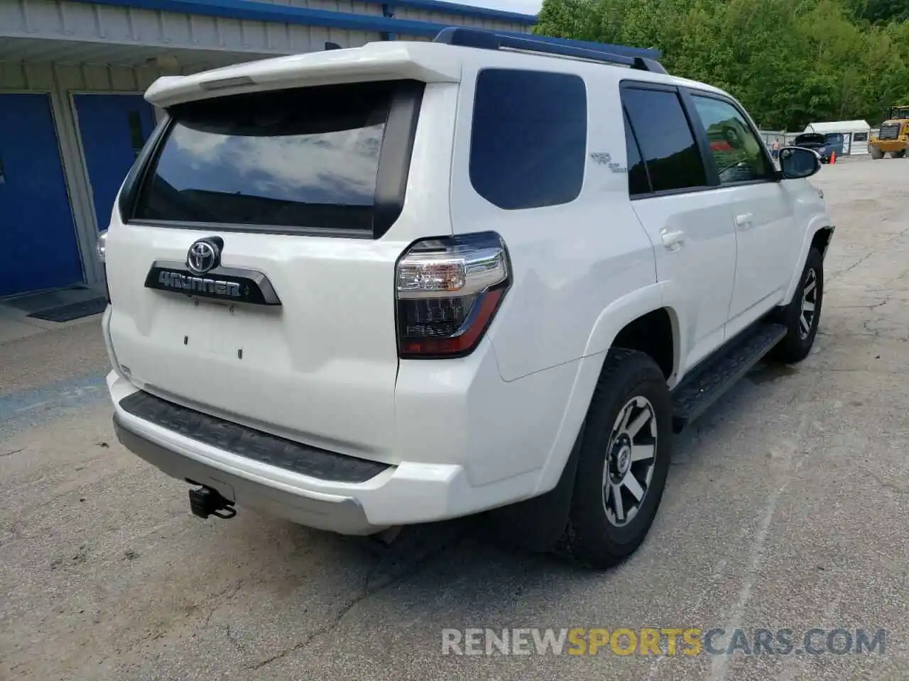 4 Photograph of a damaged car JTEBU5JR5L5750701 TOYOTA 4RUNNER 2020