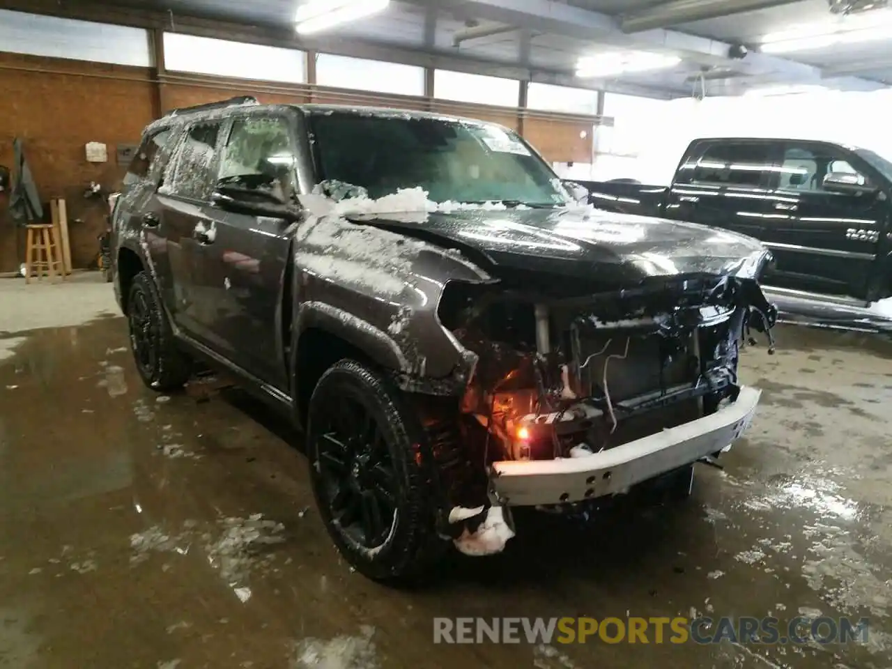 1 Photograph of a damaged car JTEBU5JR5L5752917 TOYOTA 4RUNNER 2020