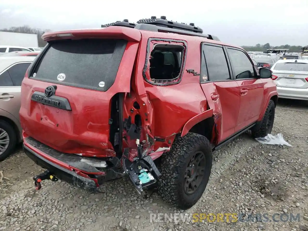 4 Photograph of a damaged car JTEBU5JR5L5753971 TOYOTA 4RUNNER 2020