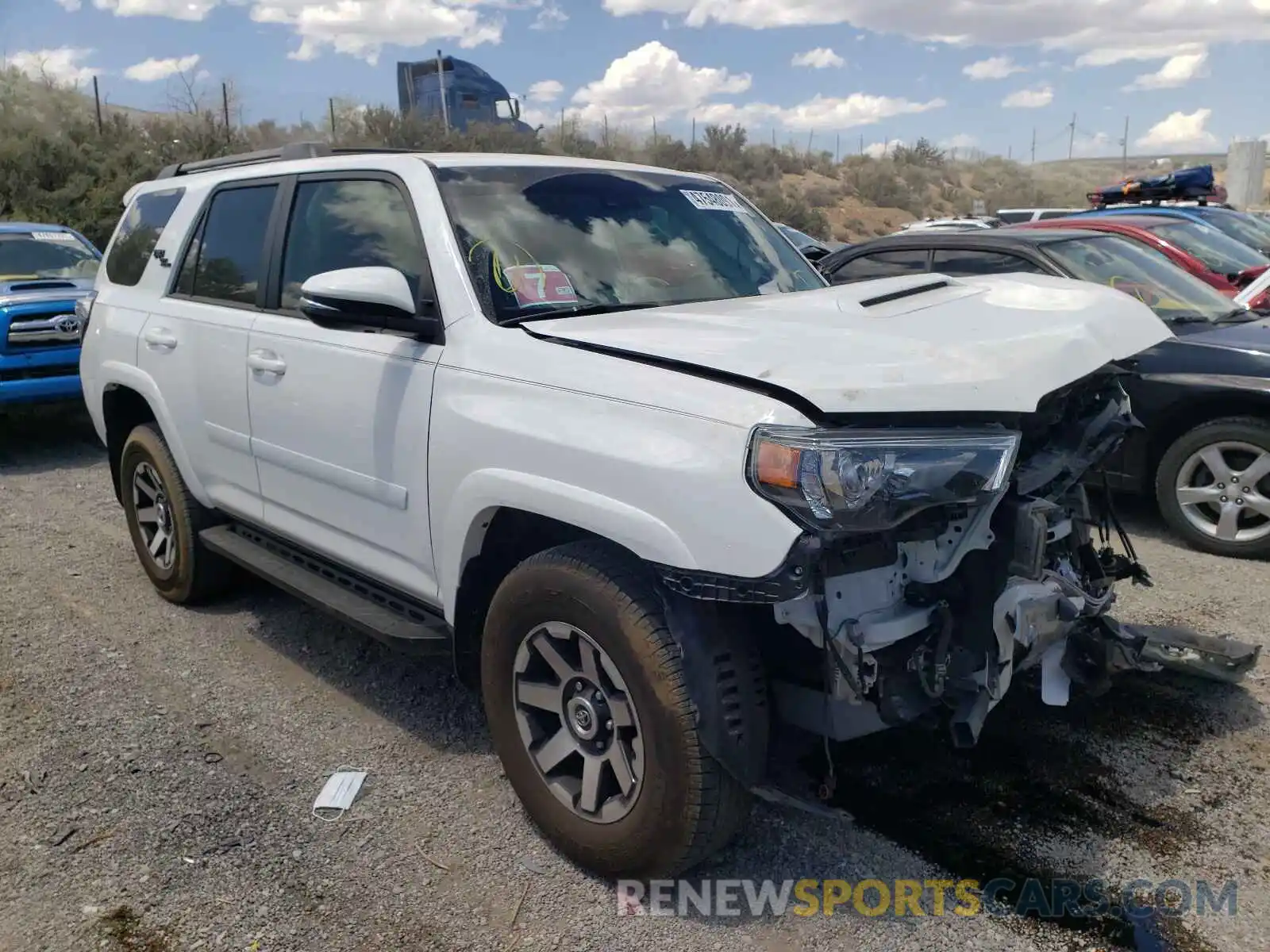 1 Photograph of a damaged car JTEBU5JR5L5754053 TOYOTA 4RUNNER 2020