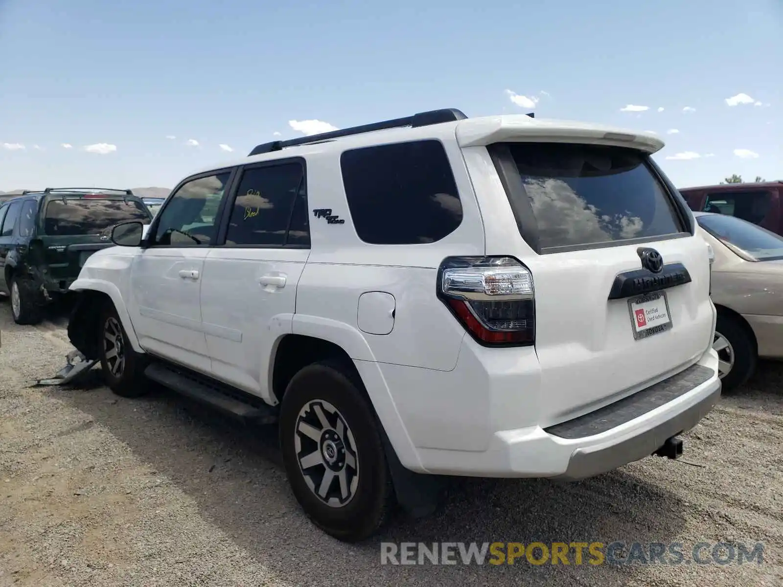 3 Photograph of a damaged car JTEBU5JR5L5754053 TOYOTA 4RUNNER 2020