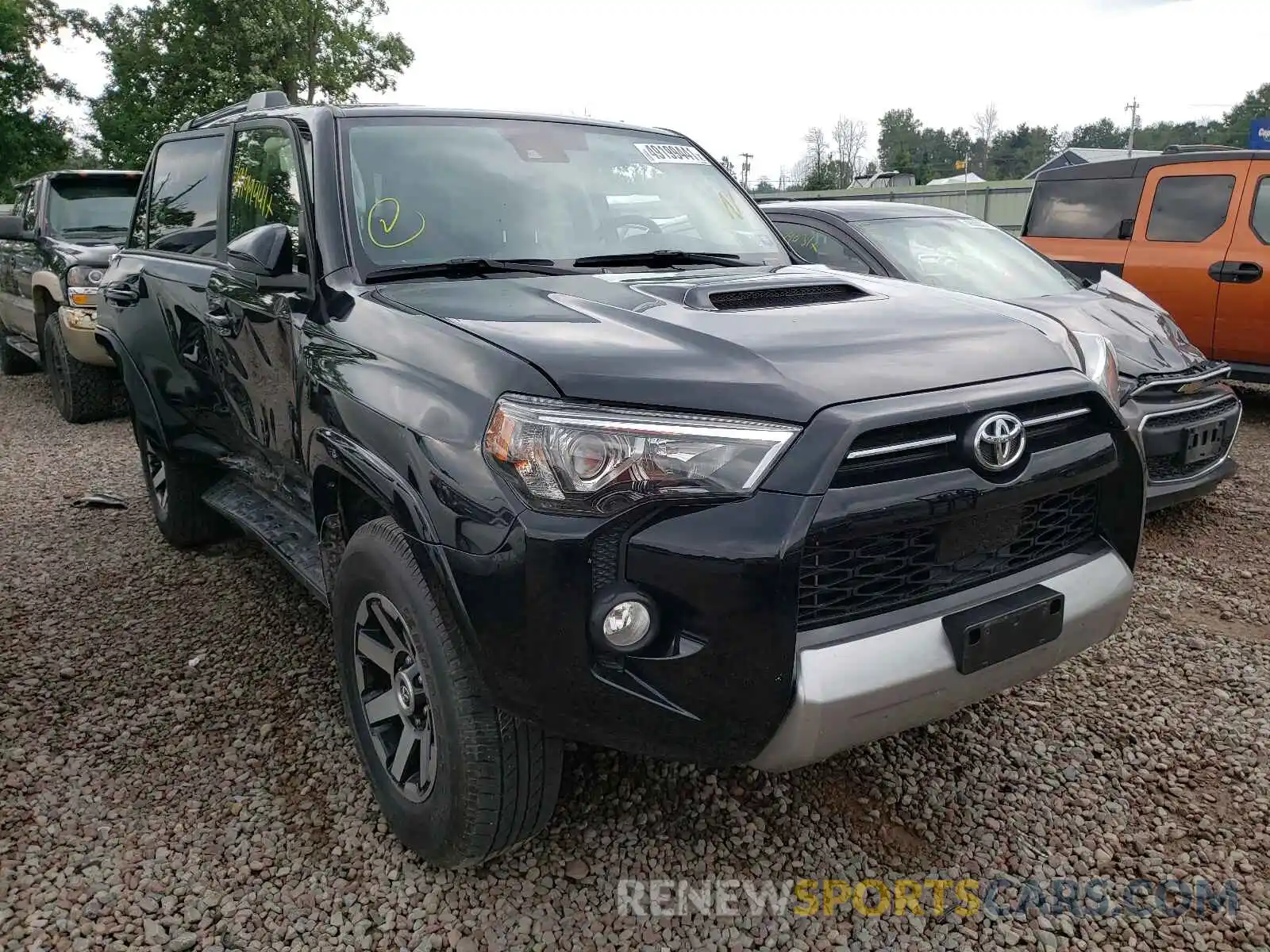 1 Фотография поврежденного автомобиля JTEBU5JR5L5754408 TOYOTA 4RUNNER 2020