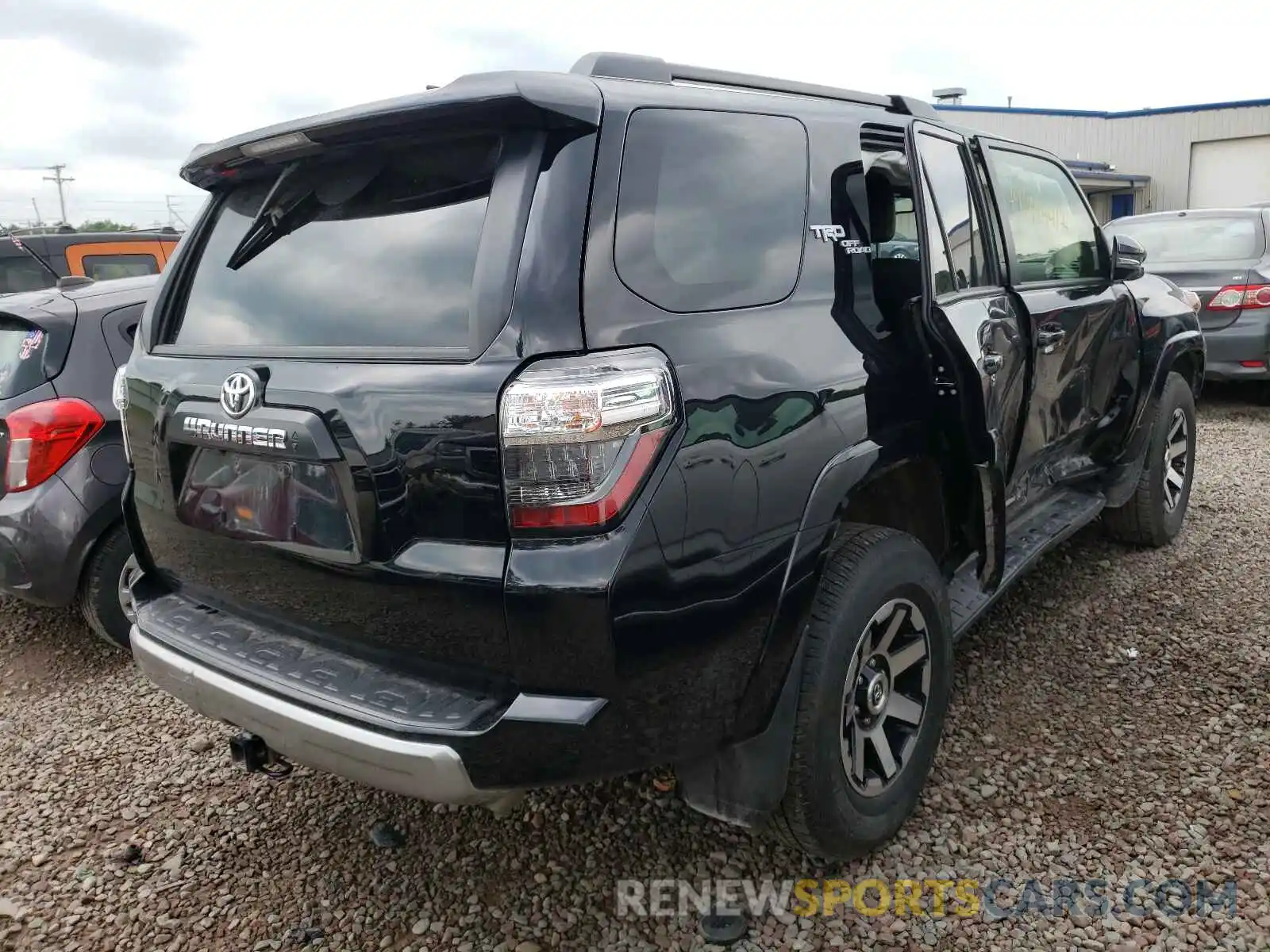 4 Photograph of a damaged car JTEBU5JR5L5754408 TOYOTA 4RUNNER 2020