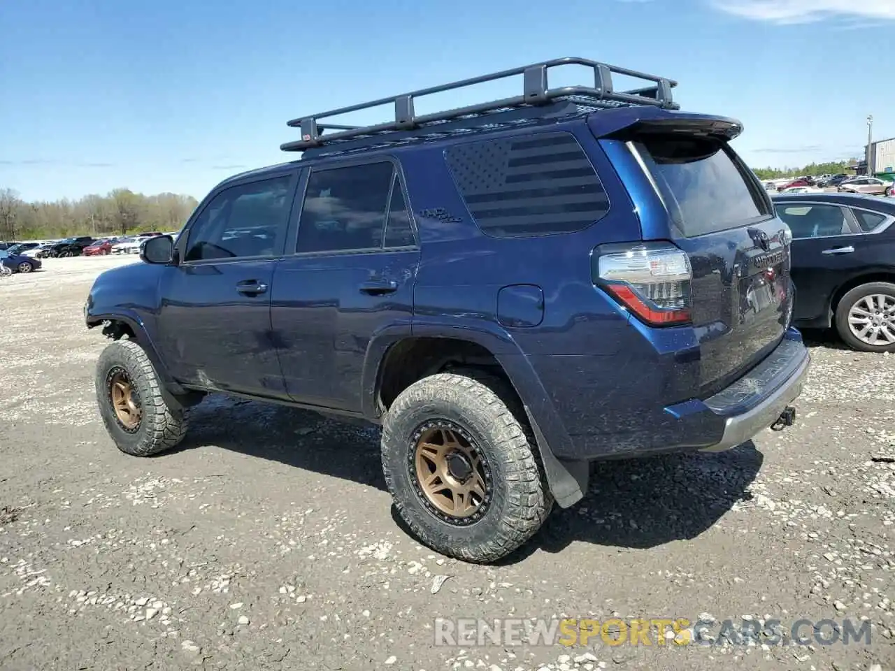 2 Photograph of a damaged car JTEBU5JR5L5757163 TOYOTA 4RUNNER 2020