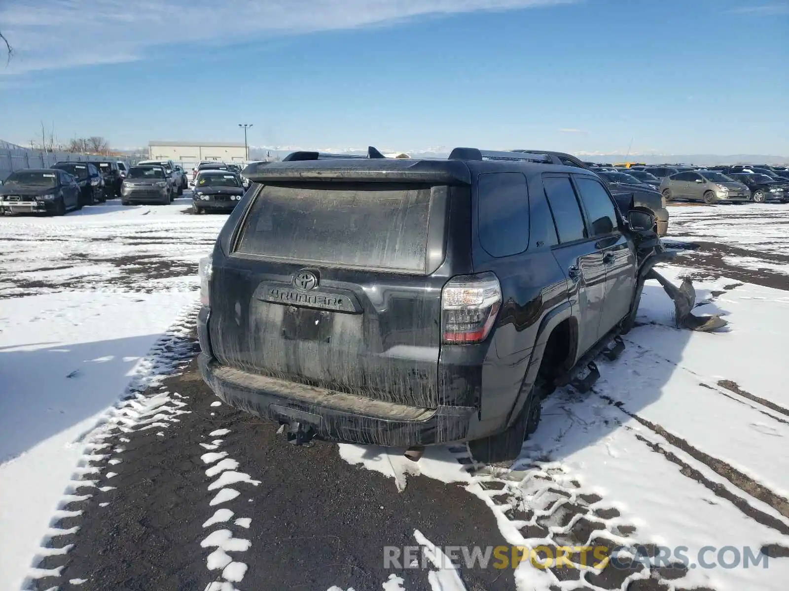 4 Photograph of a damaged car JTEBU5JR5L5757616 TOYOTA 4RUNNER 2020