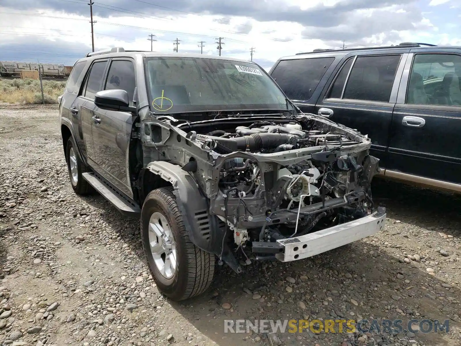 1 Photograph of a damaged car JTEBU5JR5L5758247 TOYOTA 4RUNNER 2020