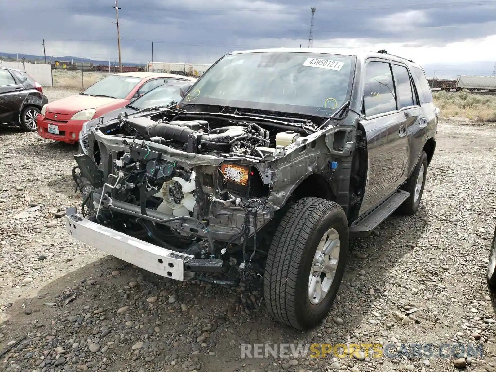 2 Photograph of a damaged car JTEBU5JR5L5758247 TOYOTA 4RUNNER 2020