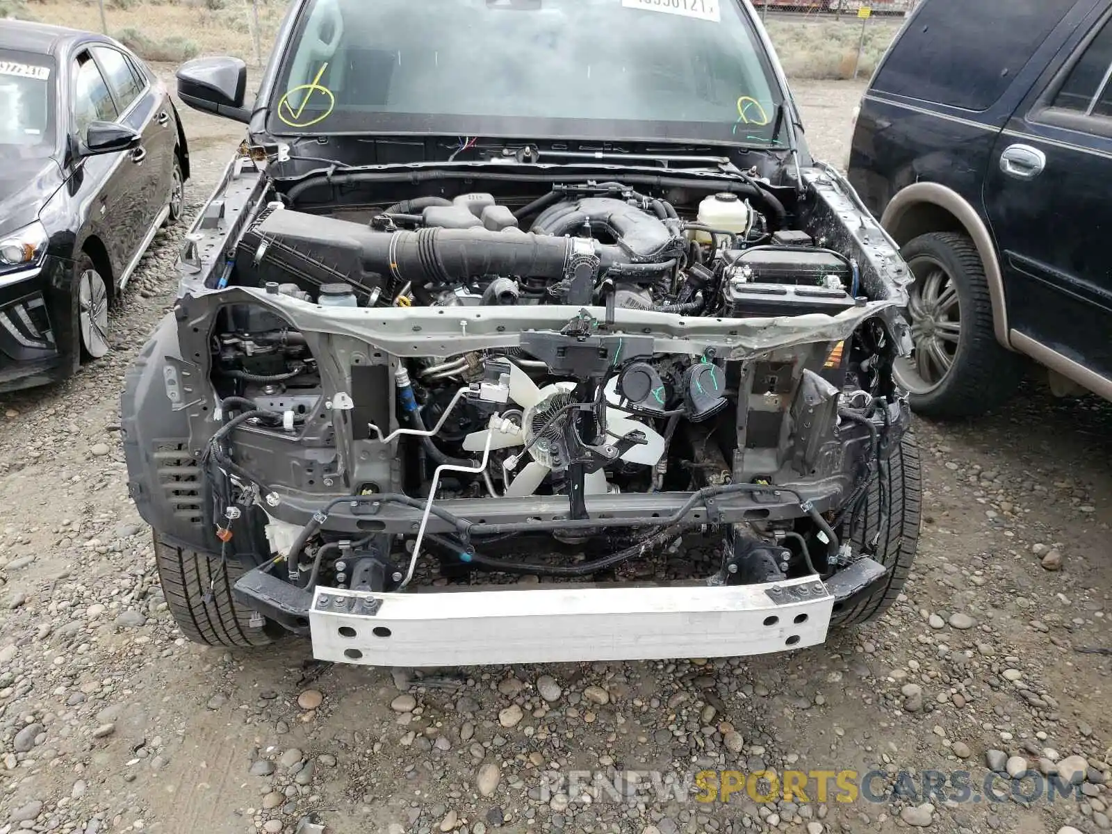 7 Фотография поврежденного автомобиля JTEBU5JR5L5758247 TOYOTA 4RUNNER 2020