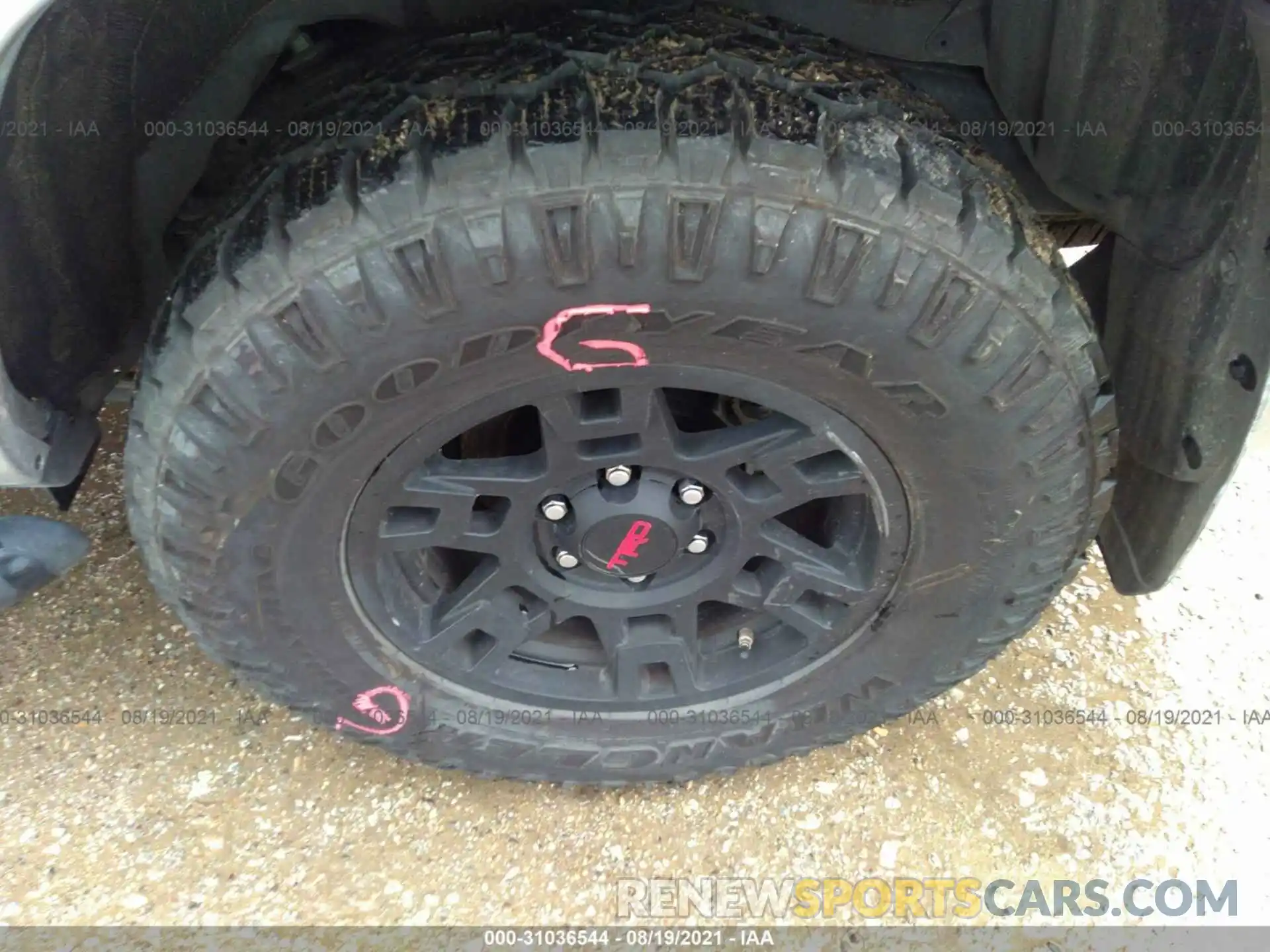 13 Фотография поврежденного автомобиля JTEBU5JR5L5759866 TOYOTA 4RUNNER 2020